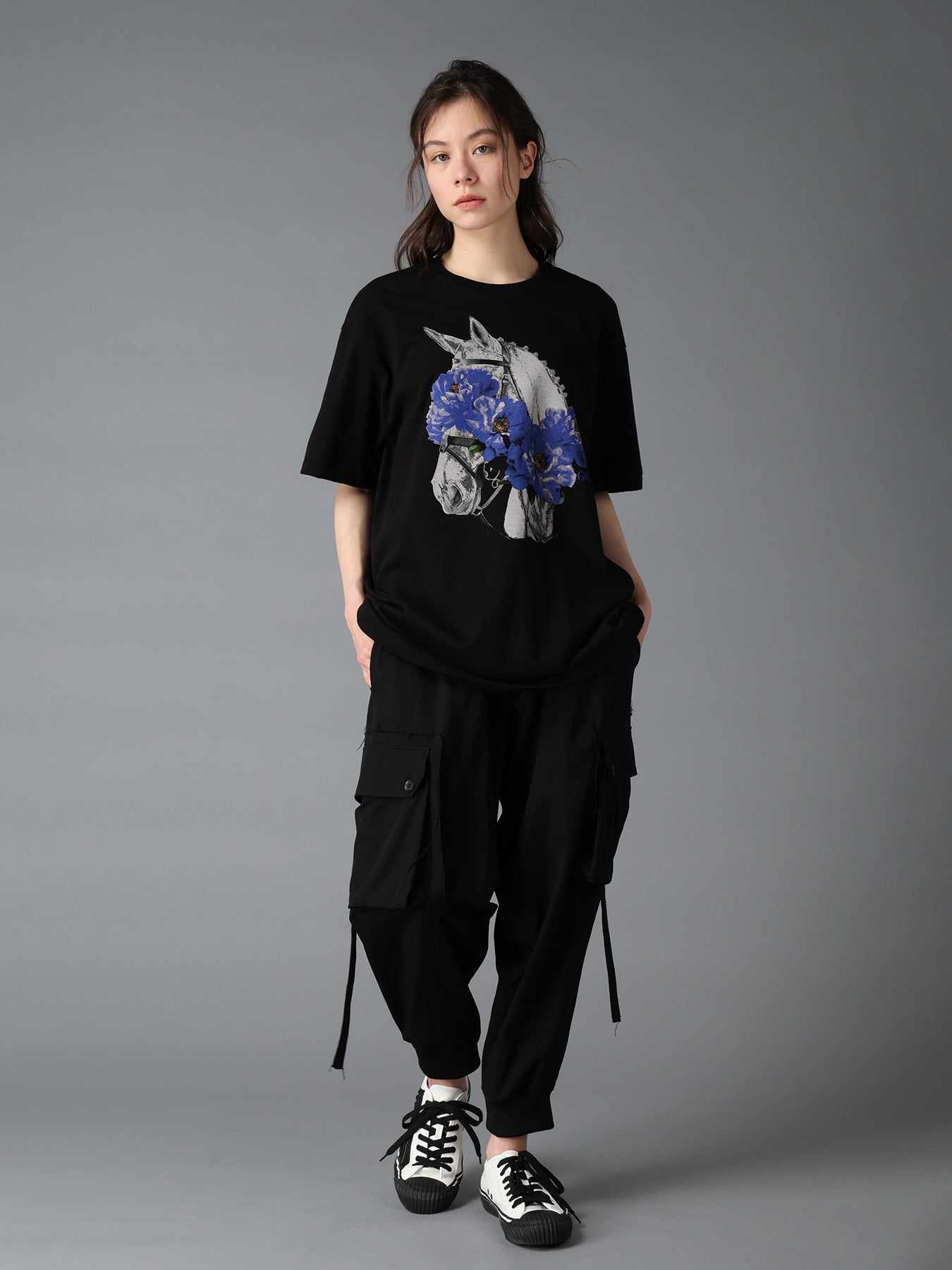 JERSEY HORSE AND BLUE PEONY T-SHIRT