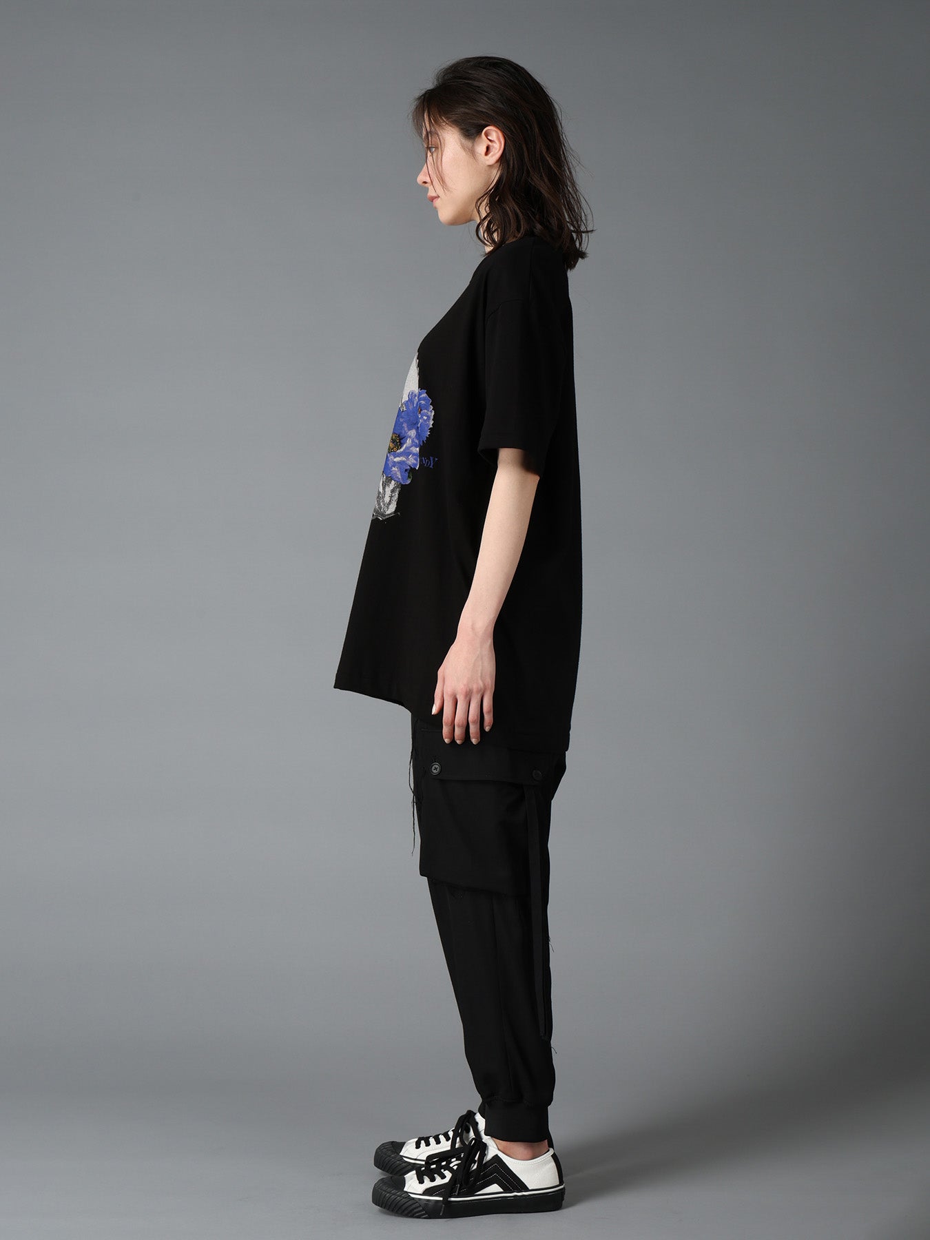 JERSEY HORSE AND BLUE PEONY T-SHIRT
