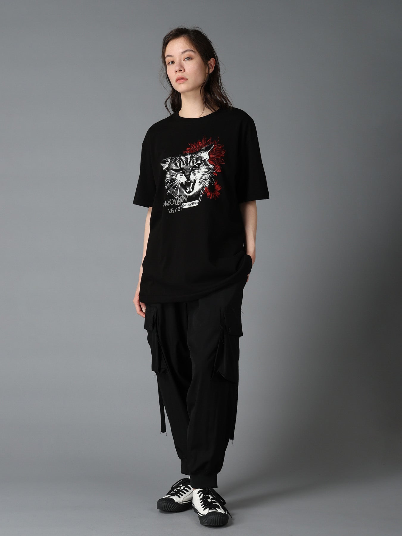 JERSEY CAT AND RED SUNFLOWER T-SHIRT