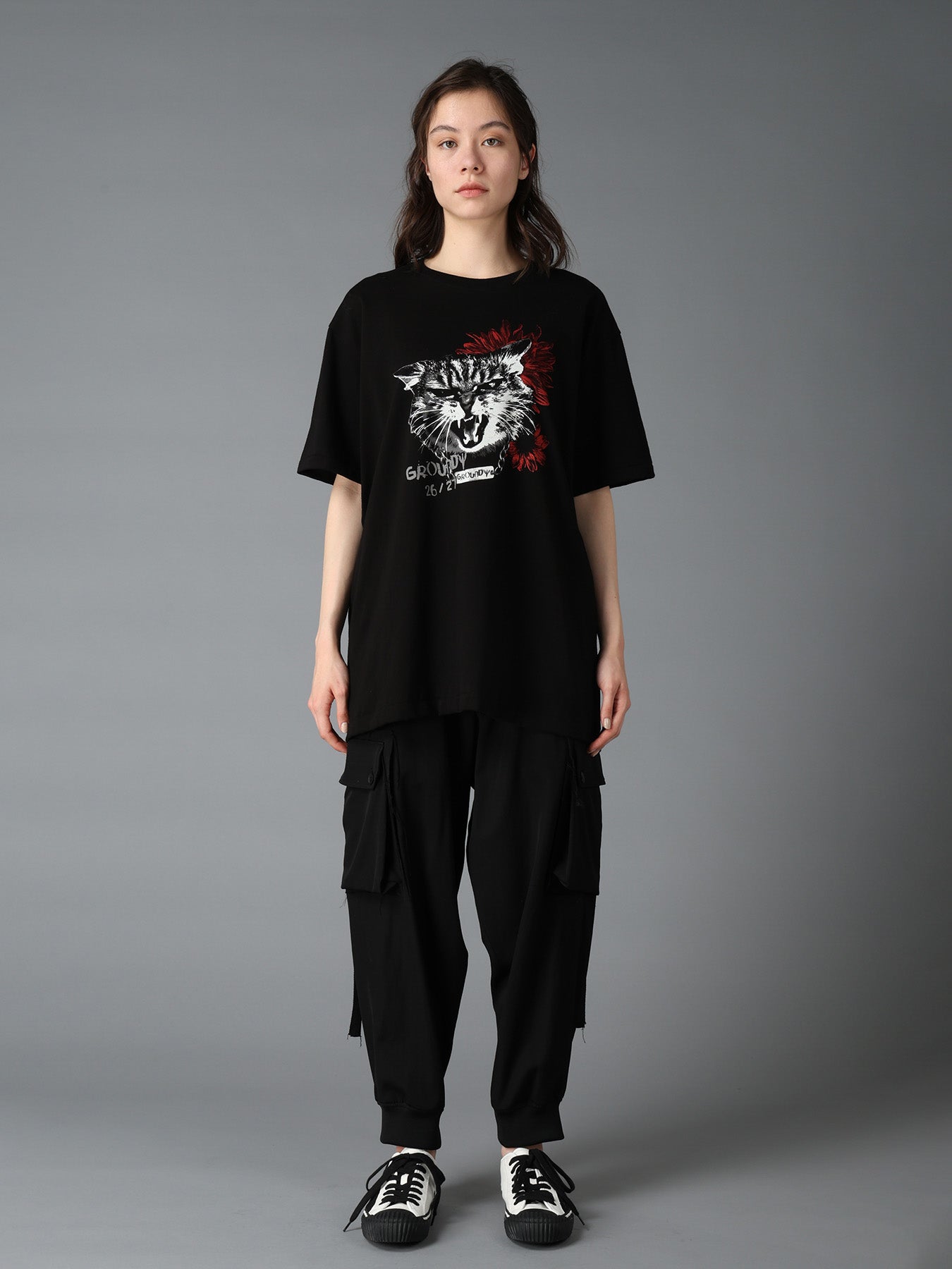 JERSEY CAT AND RED SUNFLOWER T-SHIRT