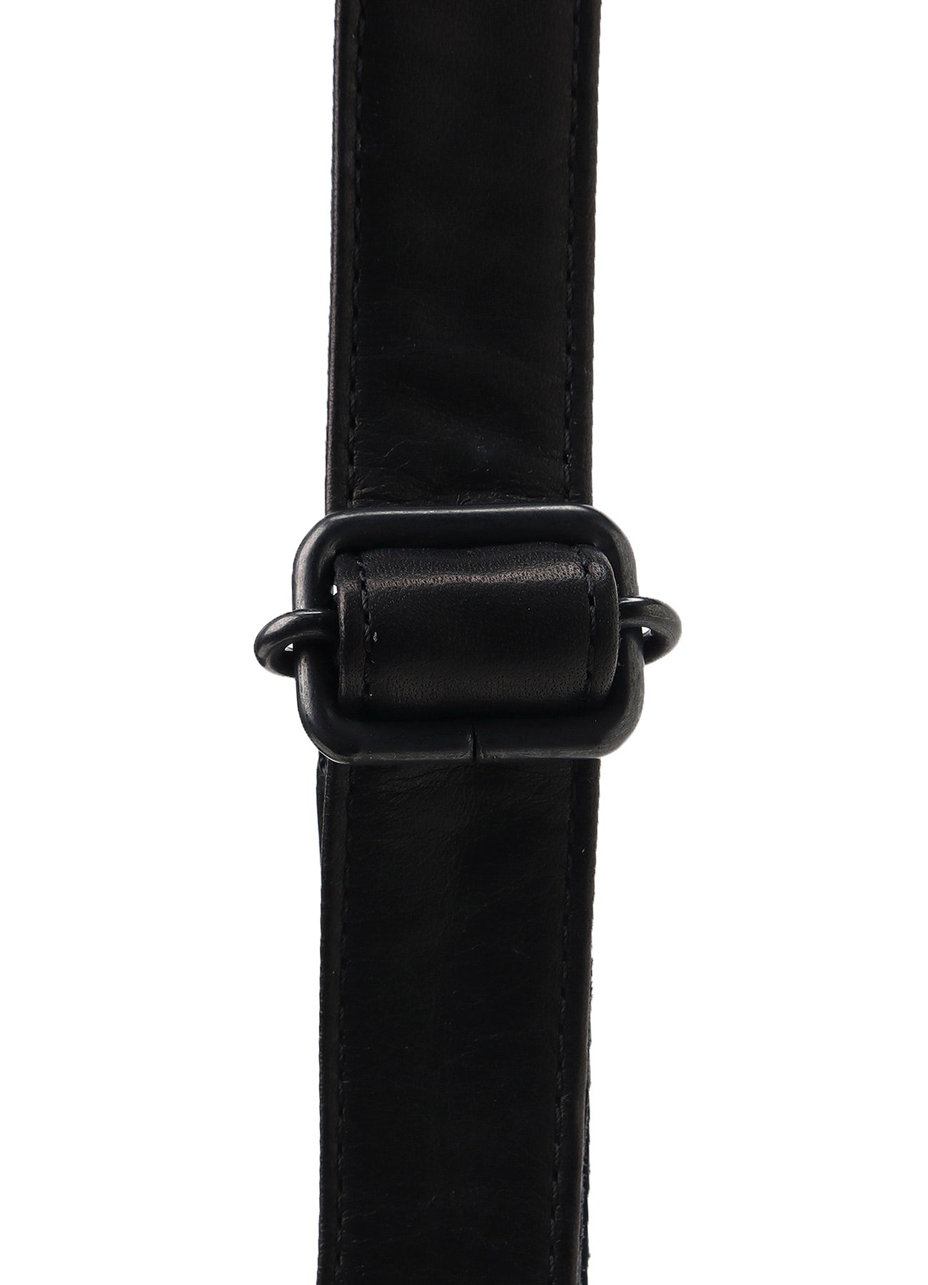 SCRATCH HORSE LEATHER ZIP SHOULDER POUCH