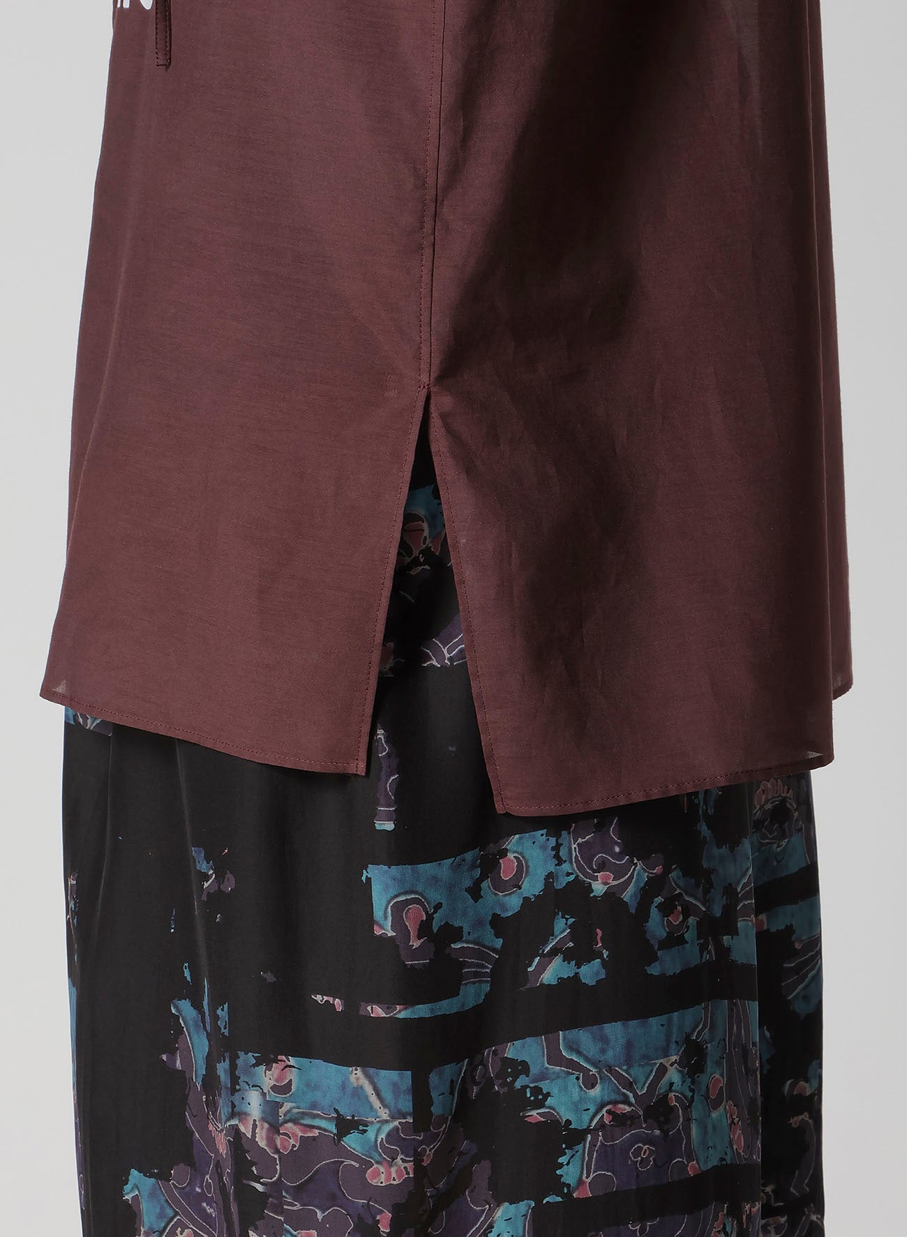 BURGUNDY HUMAN STRING COLLAR B/ HUMAN