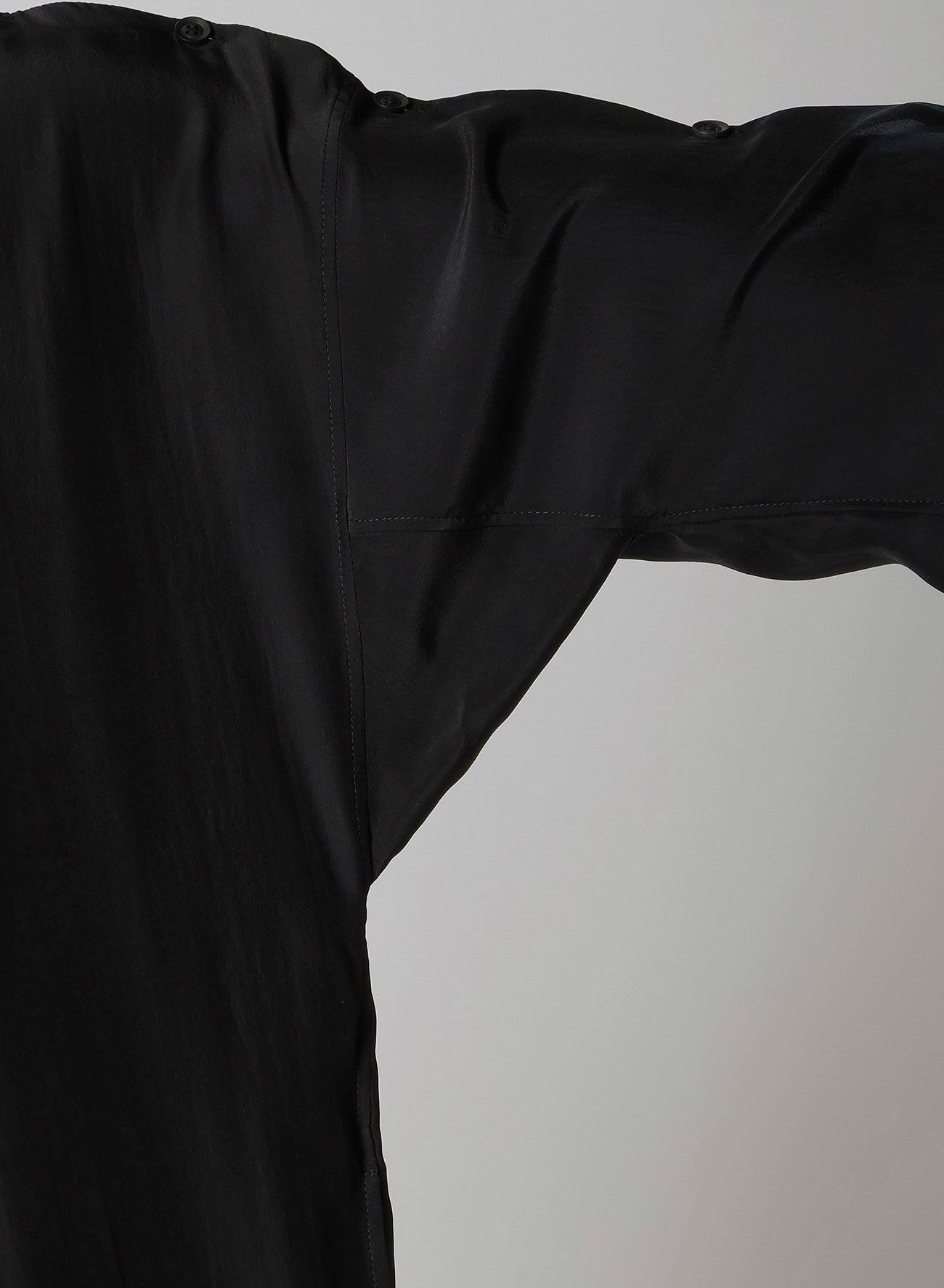 SEA CREATURE PRINTED SHOULDER OPNED BLOUSE