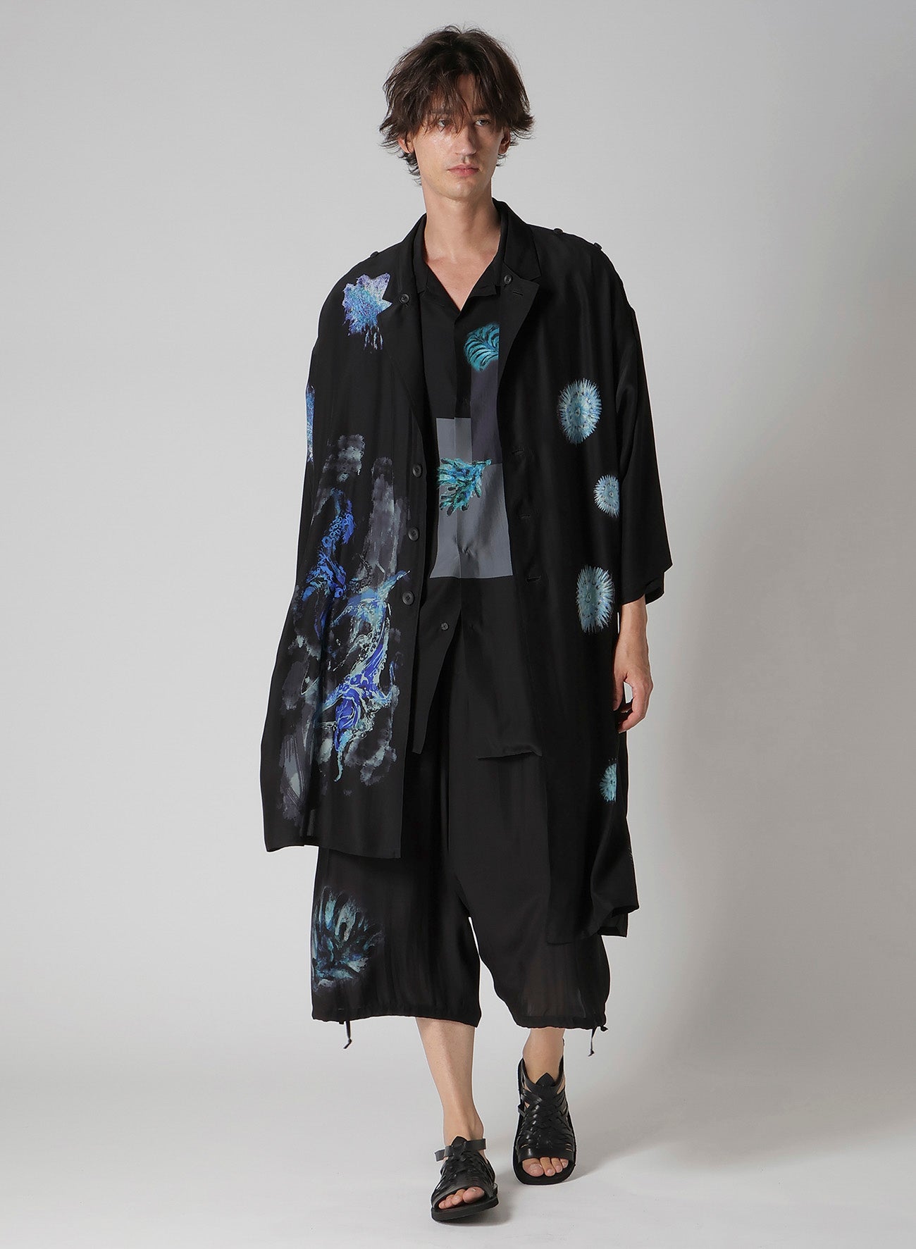 SEA CREATURE PRINTED SHOULDER OPNED BLOUSE