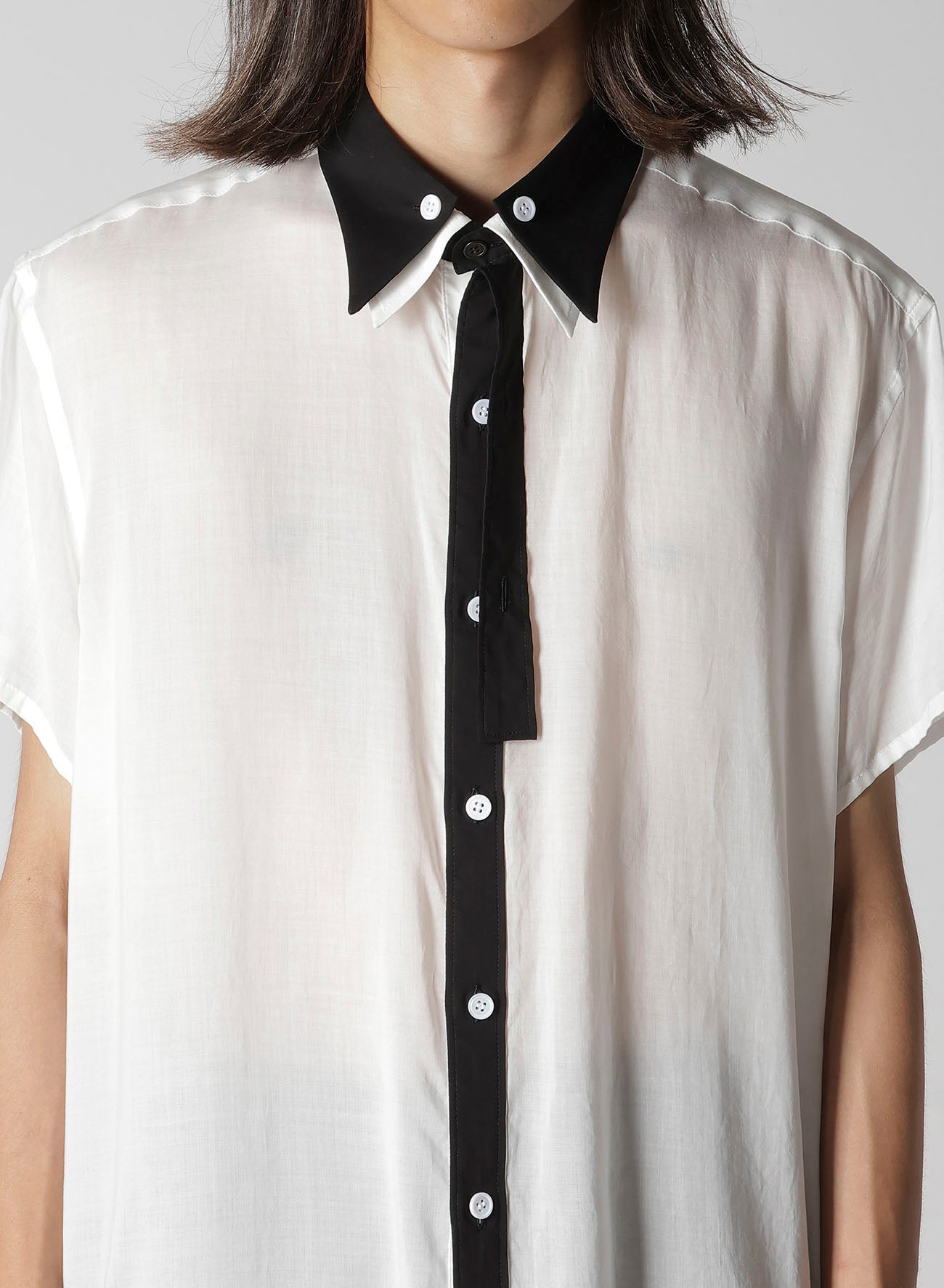 CELLULOSE LAWN BLACK AND WHITE DOUBLE COLLAR BLOUSE
