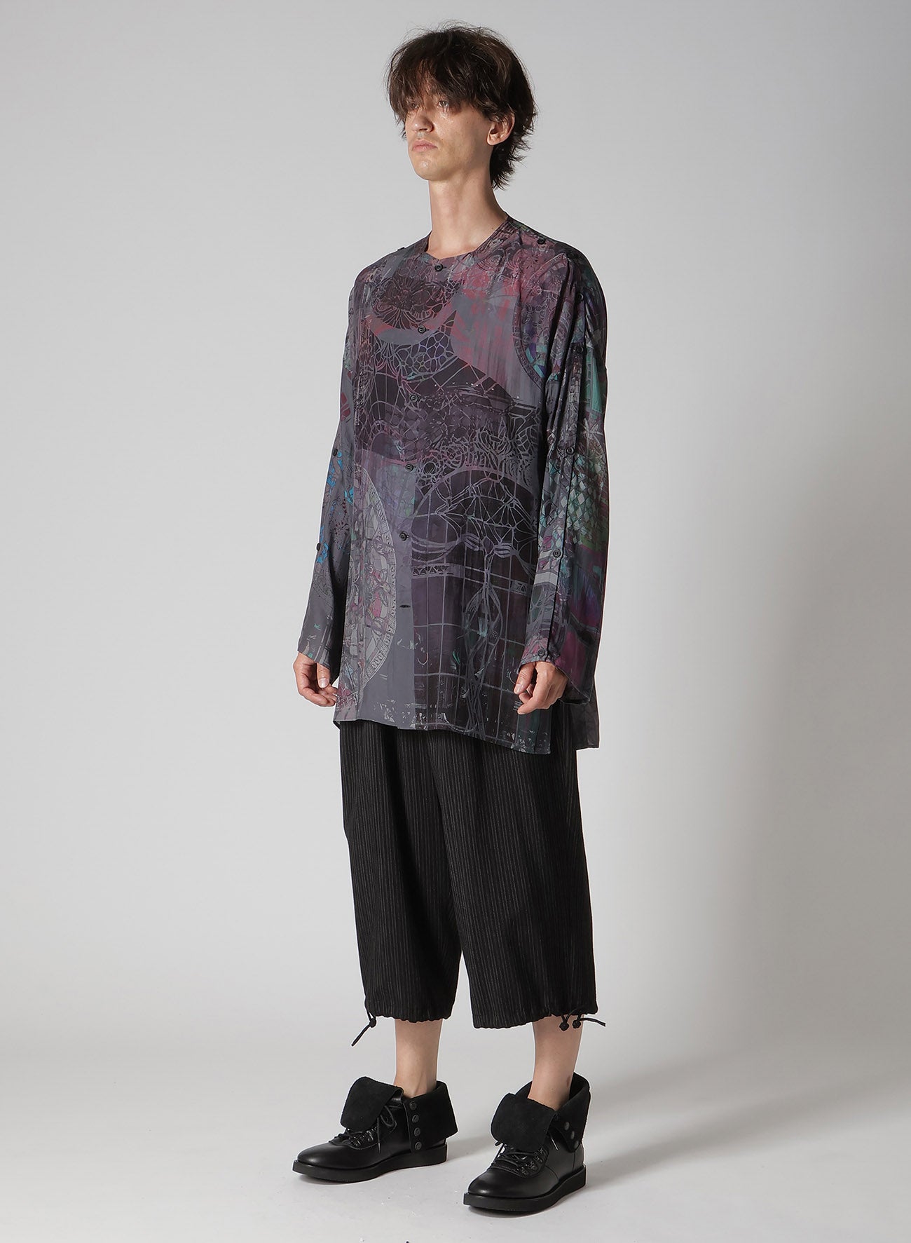 BAROQUE PATTERN COLLARLESS BLOUSE