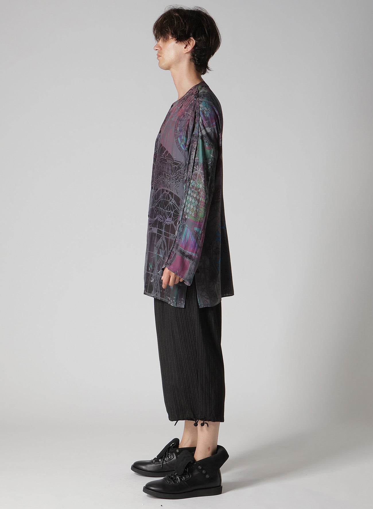 BAROQUE PATTERN COLLARLESS BLOUSE