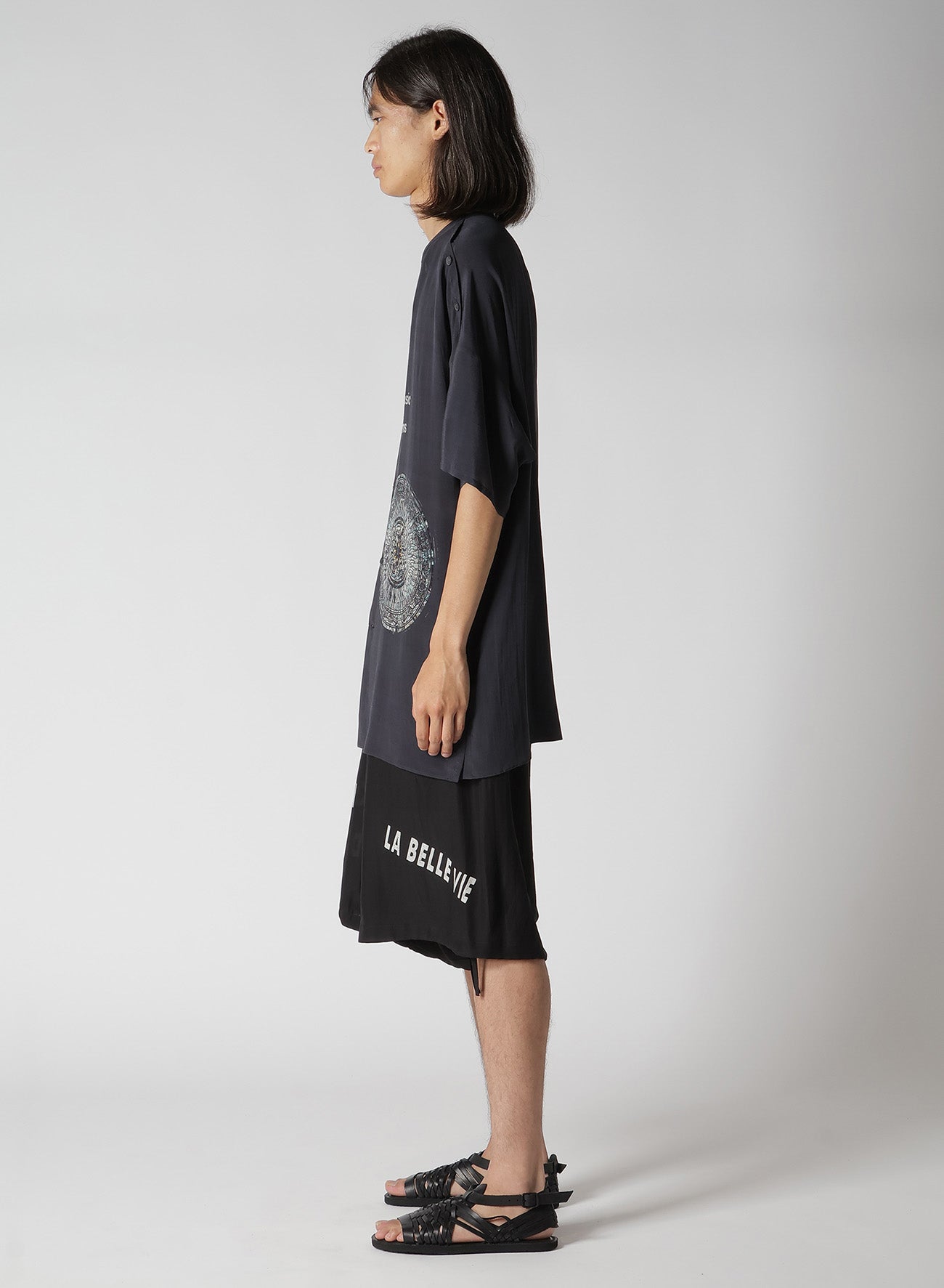 GREY/LINING COLLARLESS SHORT SLEEVE BLOUSE