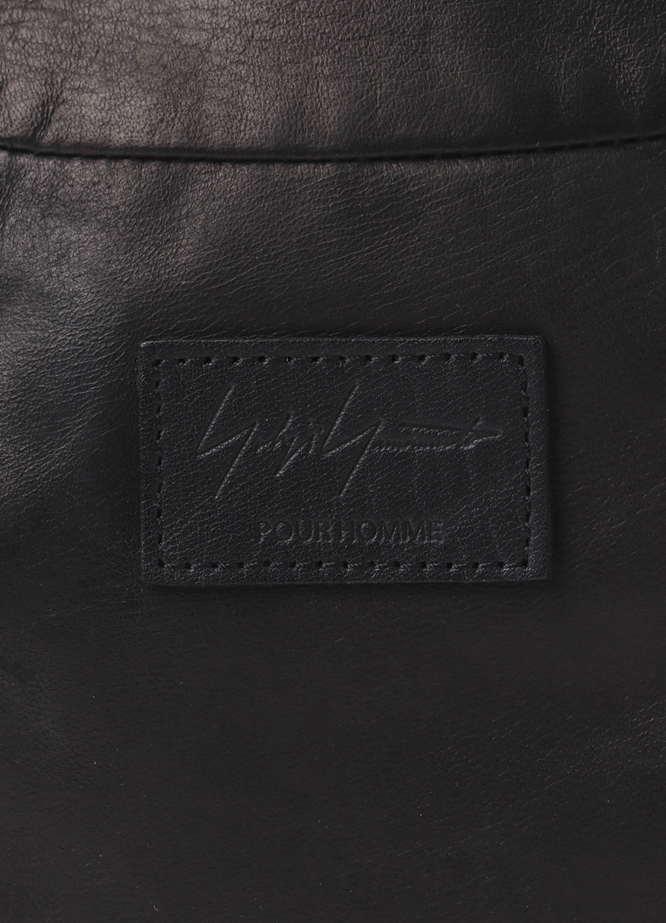 SCRATCH HORSE LEATHER HALF MOON SHOULDER BAG