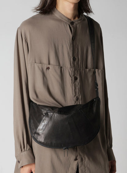 SCRATCH HORSE LEATHER HALF MOON SHOULDER BAG