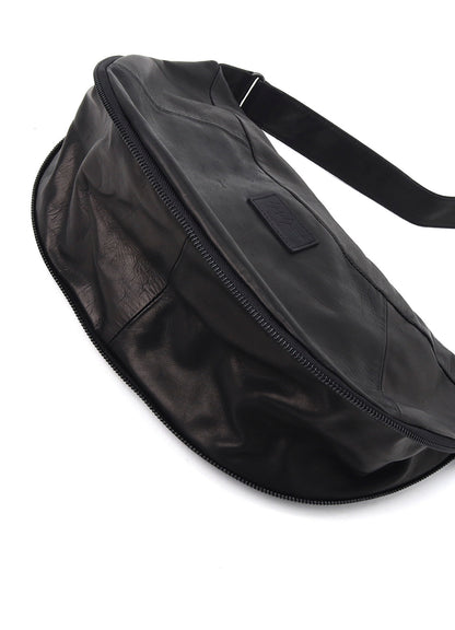 SCRATCH HORSE LEATHER HALF MOON SHOULDER BAG