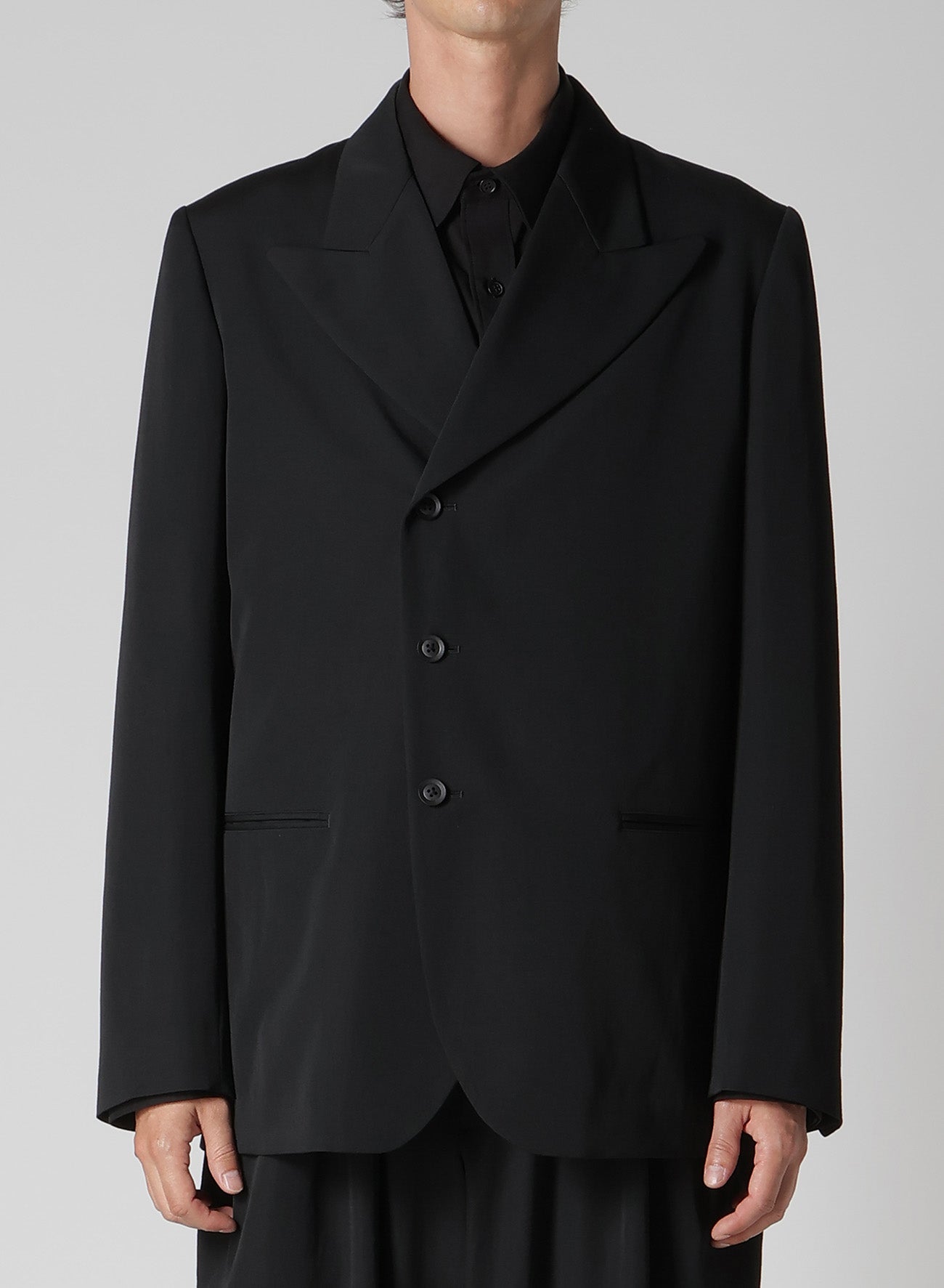 WOOL GABARDINE PEAKED LAPEL JACKET