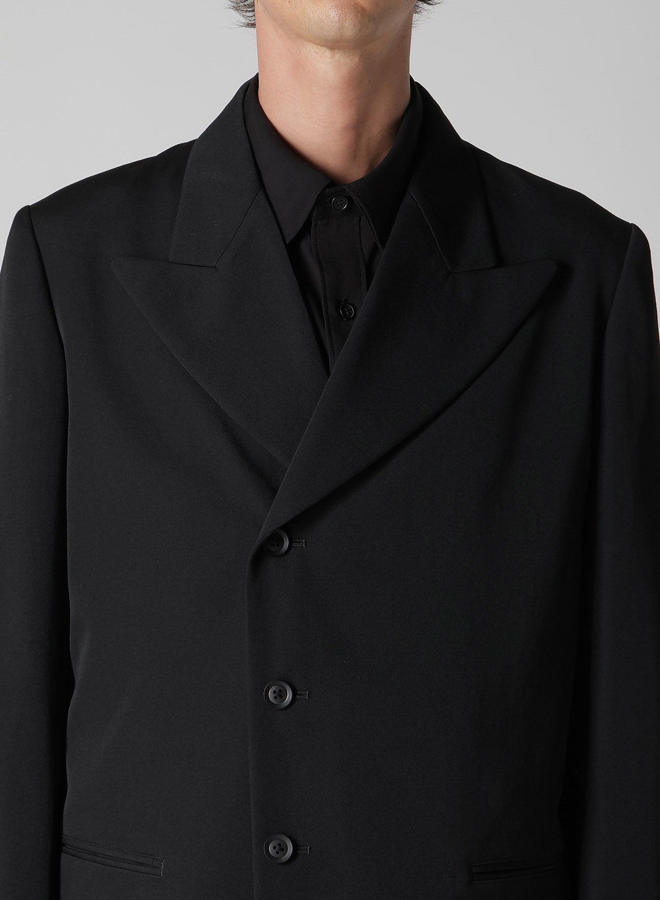 WOOL GABARDINE PEAKED LAPEL JACKET