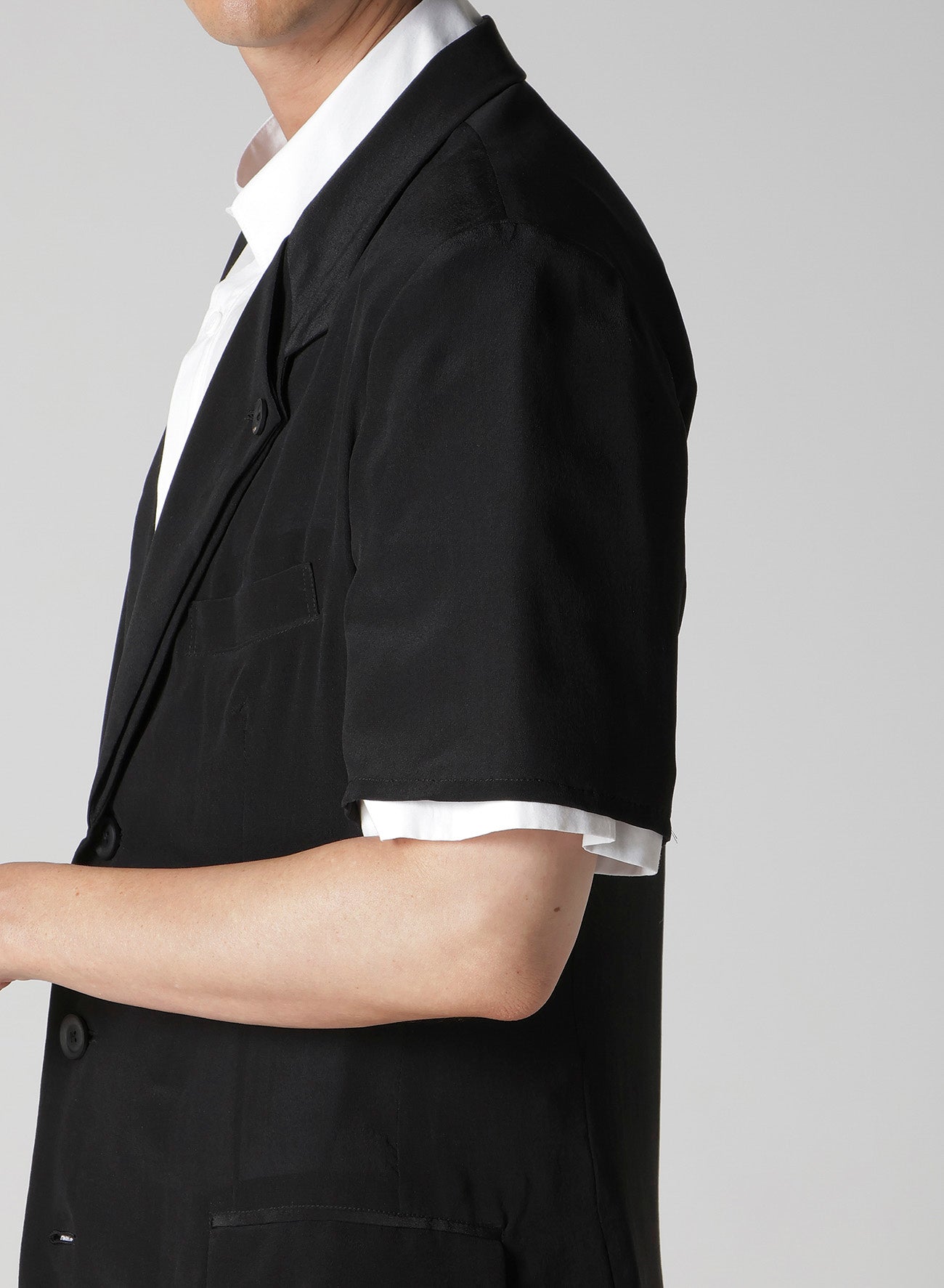 CREPE DE CHINE DOUBLE LAPEL SHORT SLEEVE JACKET