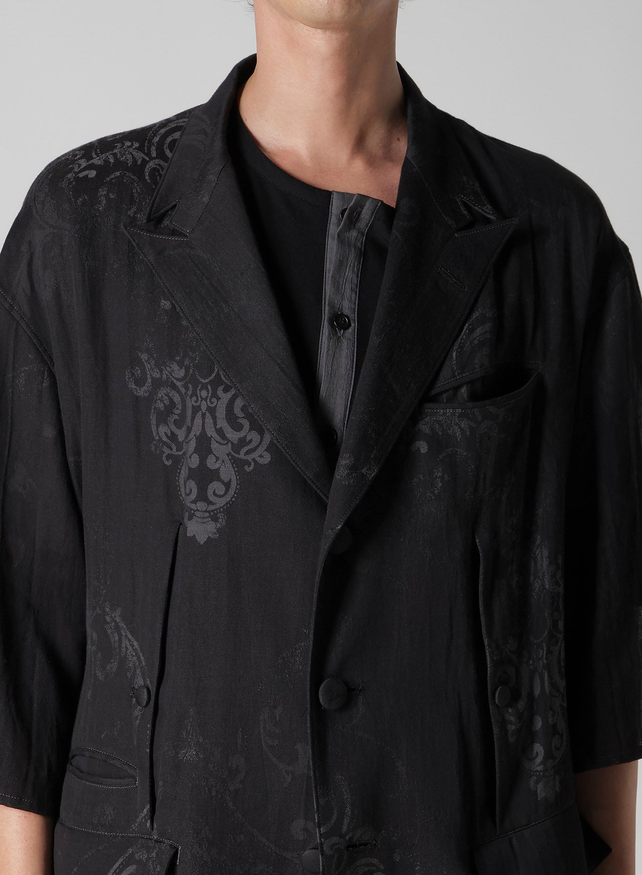 JACQUARD PATTERN SLIT DESIGN JACKET