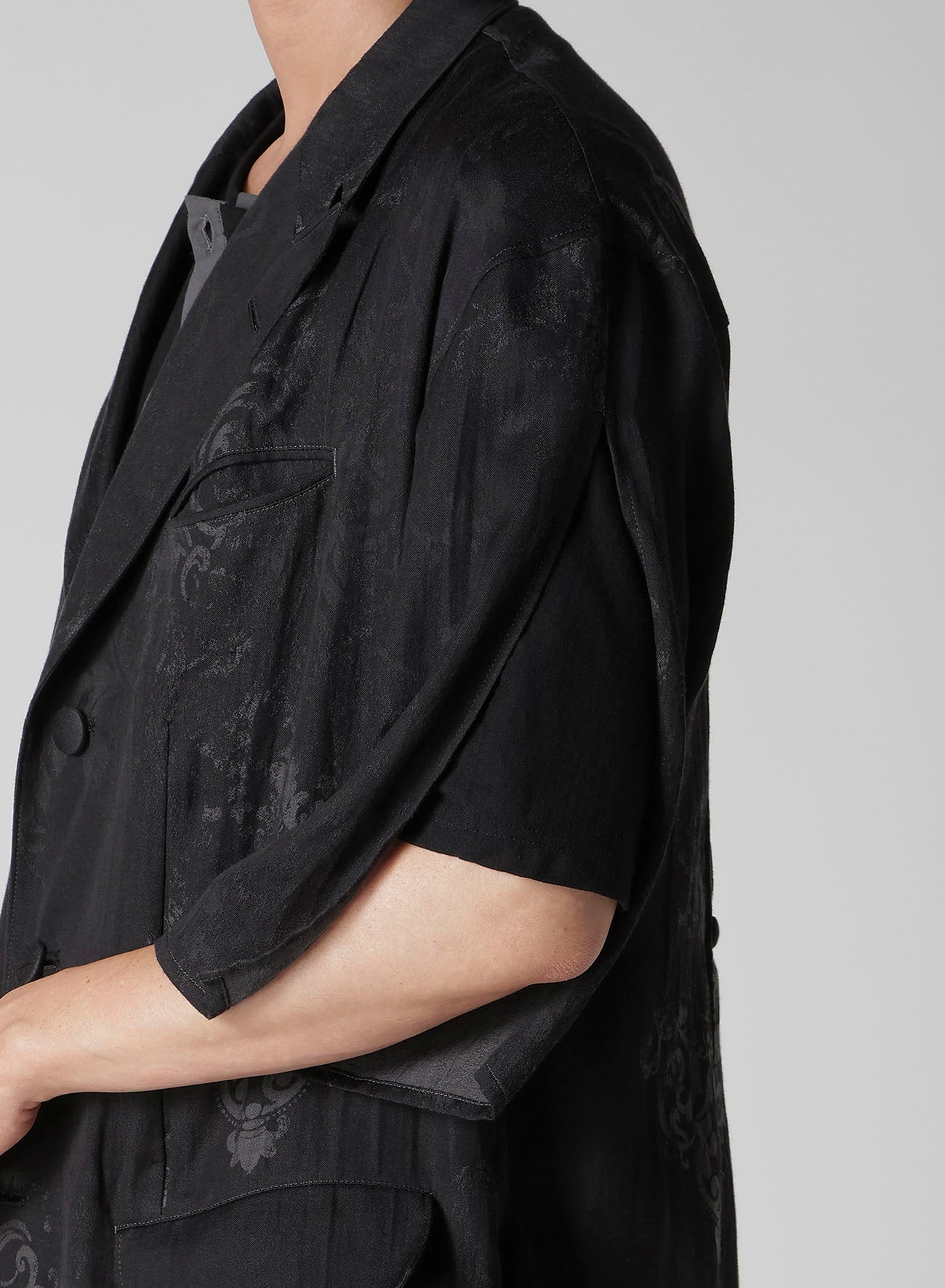 JACQUARD PATTERN SLIT DESIGN JACKET