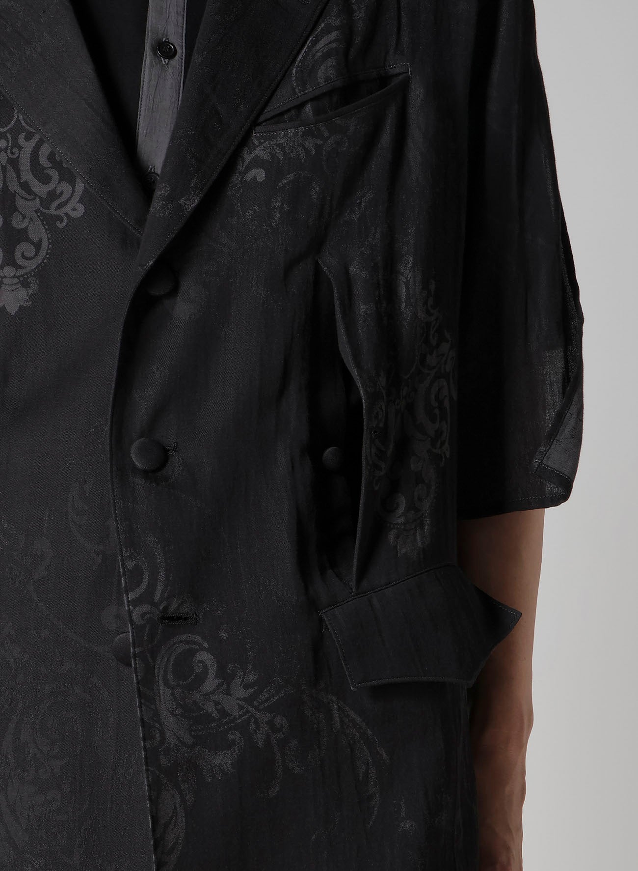 JACQUARD PATTERN SLIT DESIGN JACKET