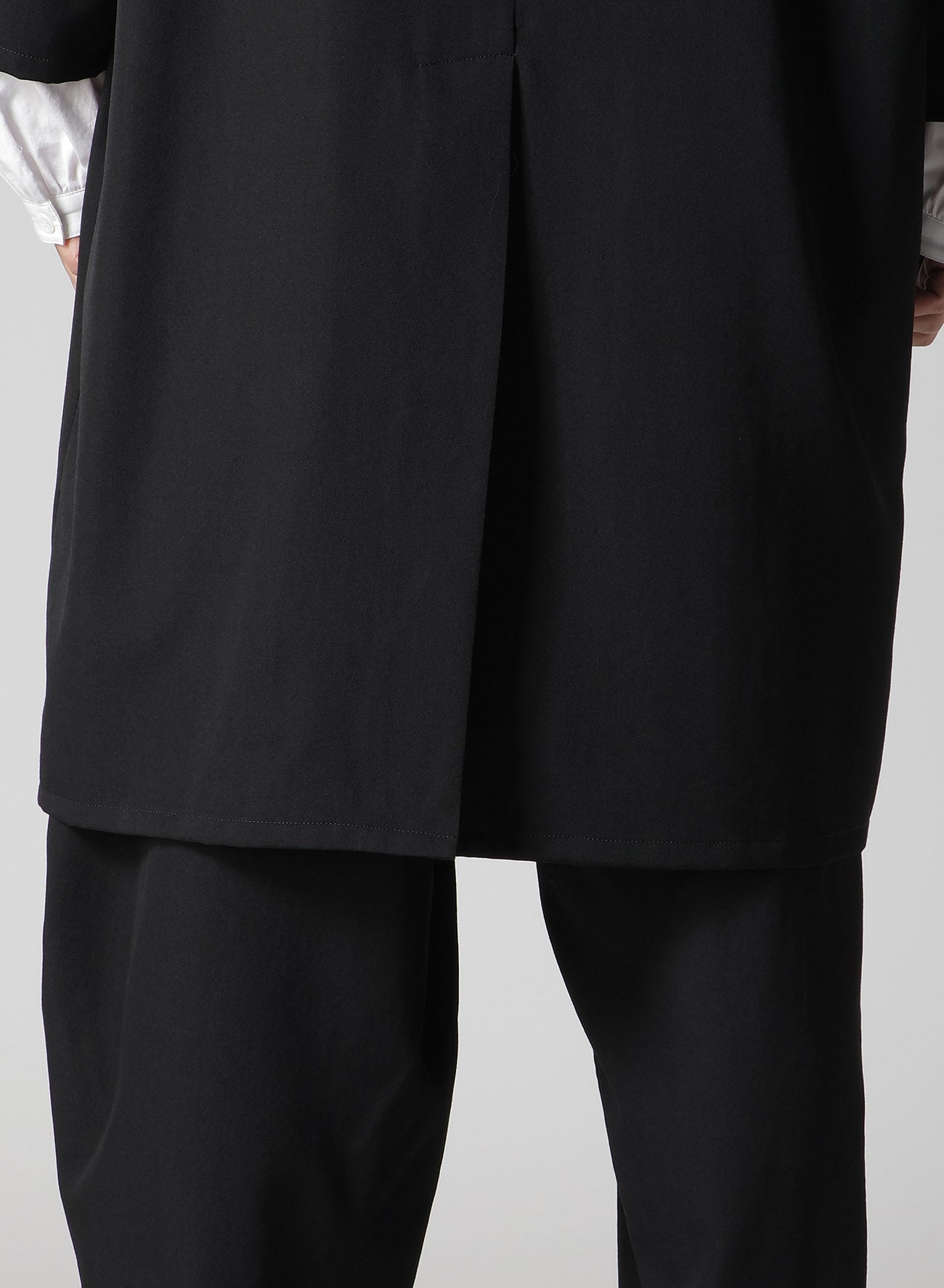 WOOL GABARDINE SLEEVE SLIT STAND JACKET