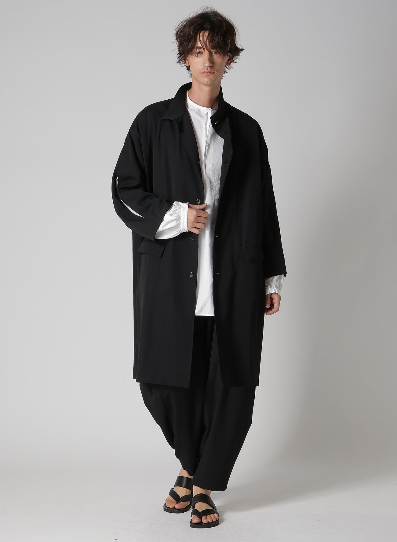 WOOL GABARDINE SLEEVE SLIT STAND JACKET