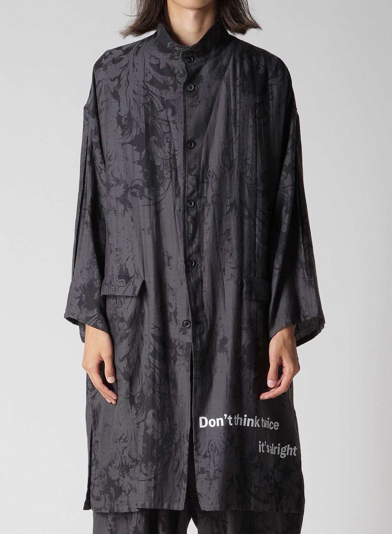 JACQUARD PATTERN MESSAGE PRINTED STAND JACKET