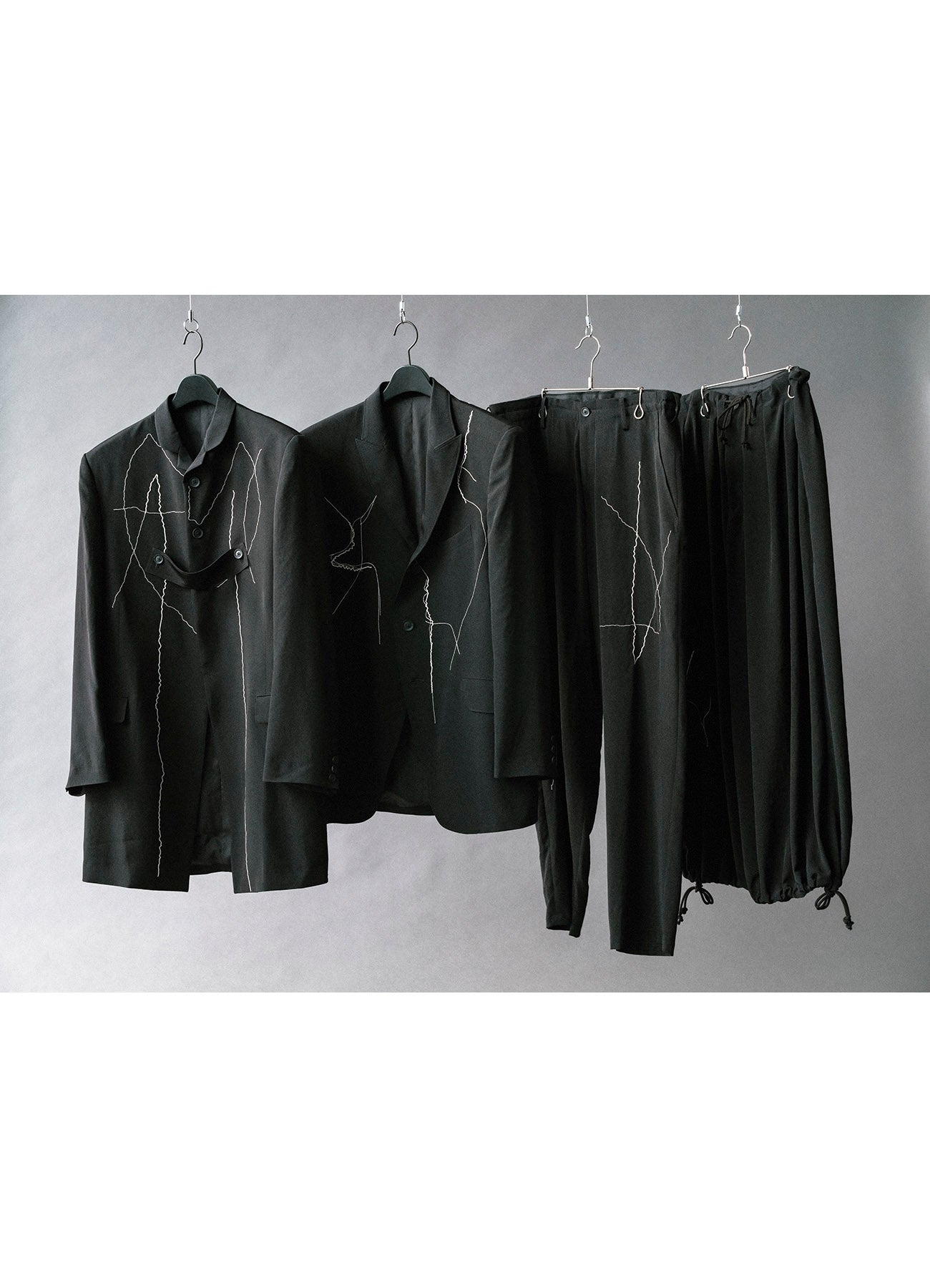 TA TUXEDO EMBROIDERED TAB JACKET