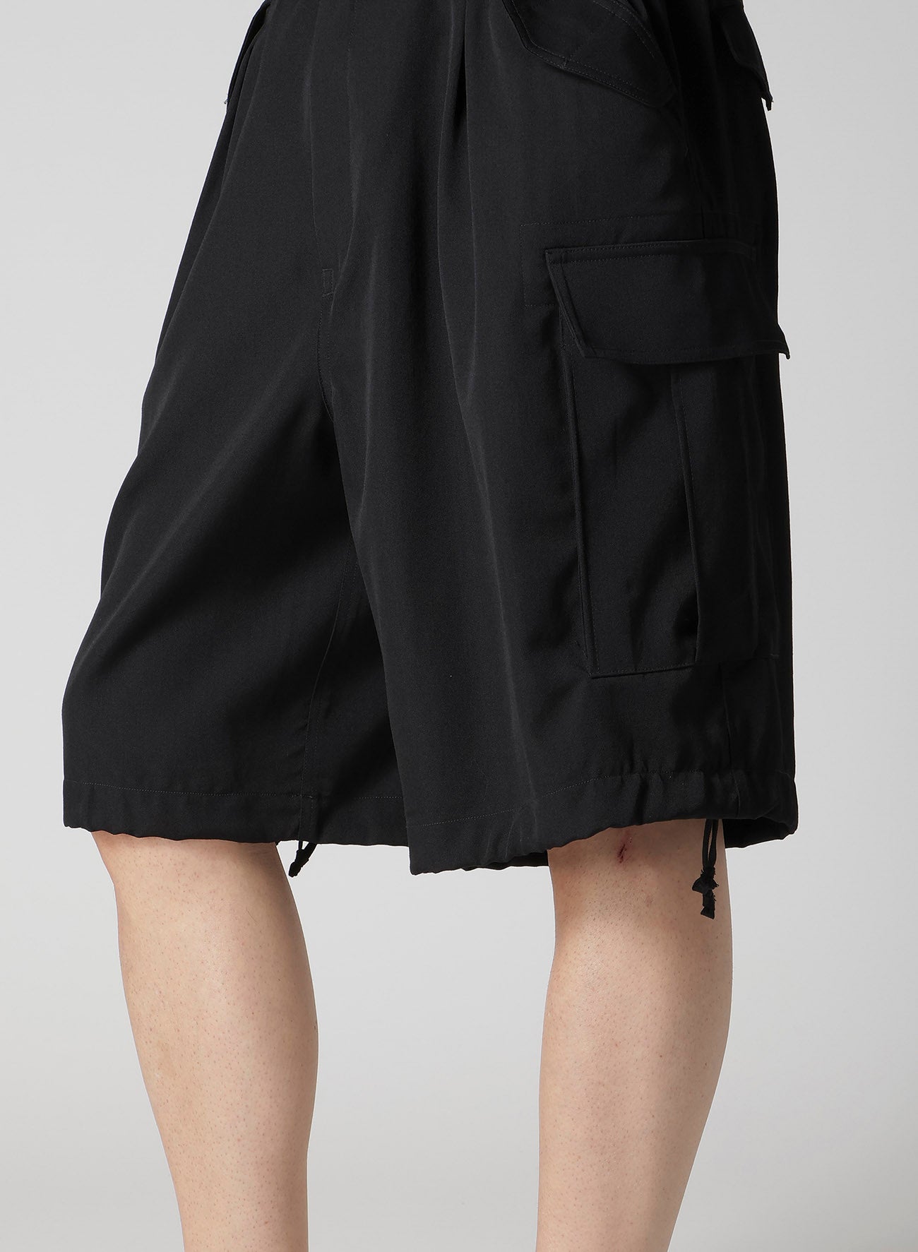 WOOL GABARDINE SIDE POCKET SHORT PANTS – THE SHOP YOHJI YAMAMOTO