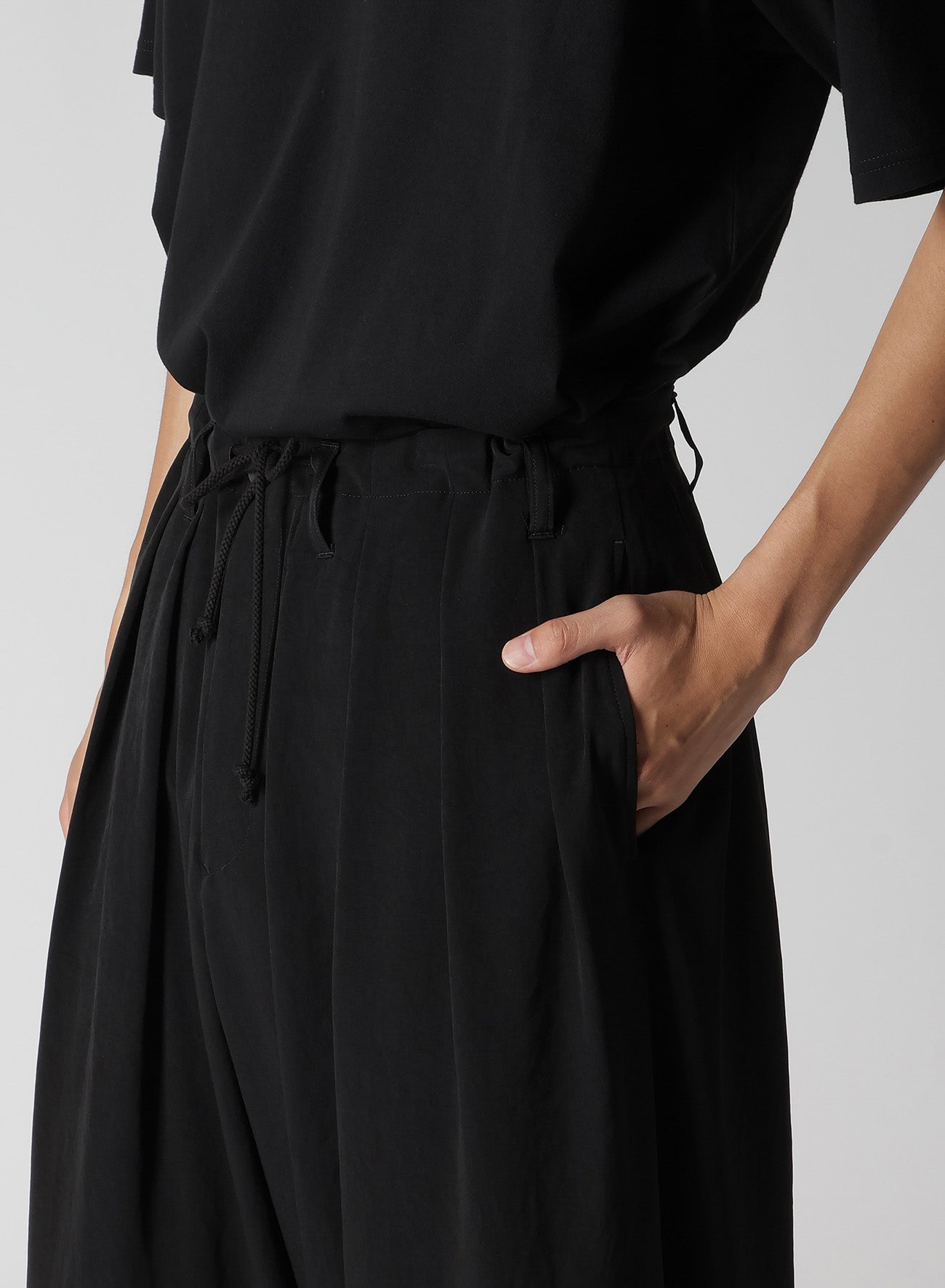 TA TUXEDO SLIM BALOON PANTS