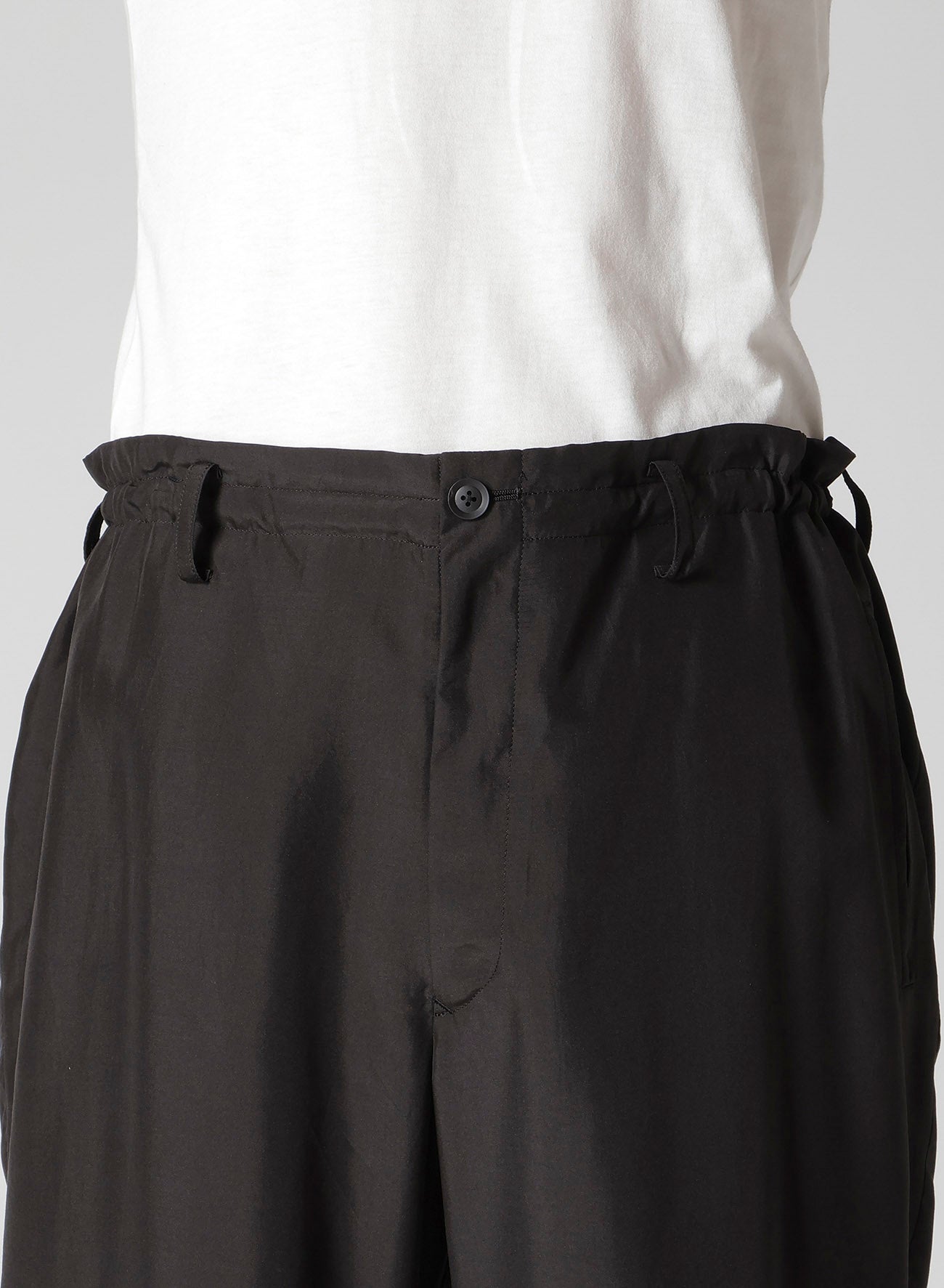 SILK HABUTAE TRIANGLE TAB SLIM PANTS