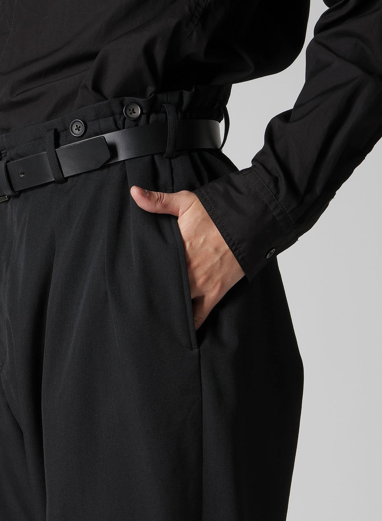 WOOL GABARDINE 2 TUCKS SUSPENDER PANTS