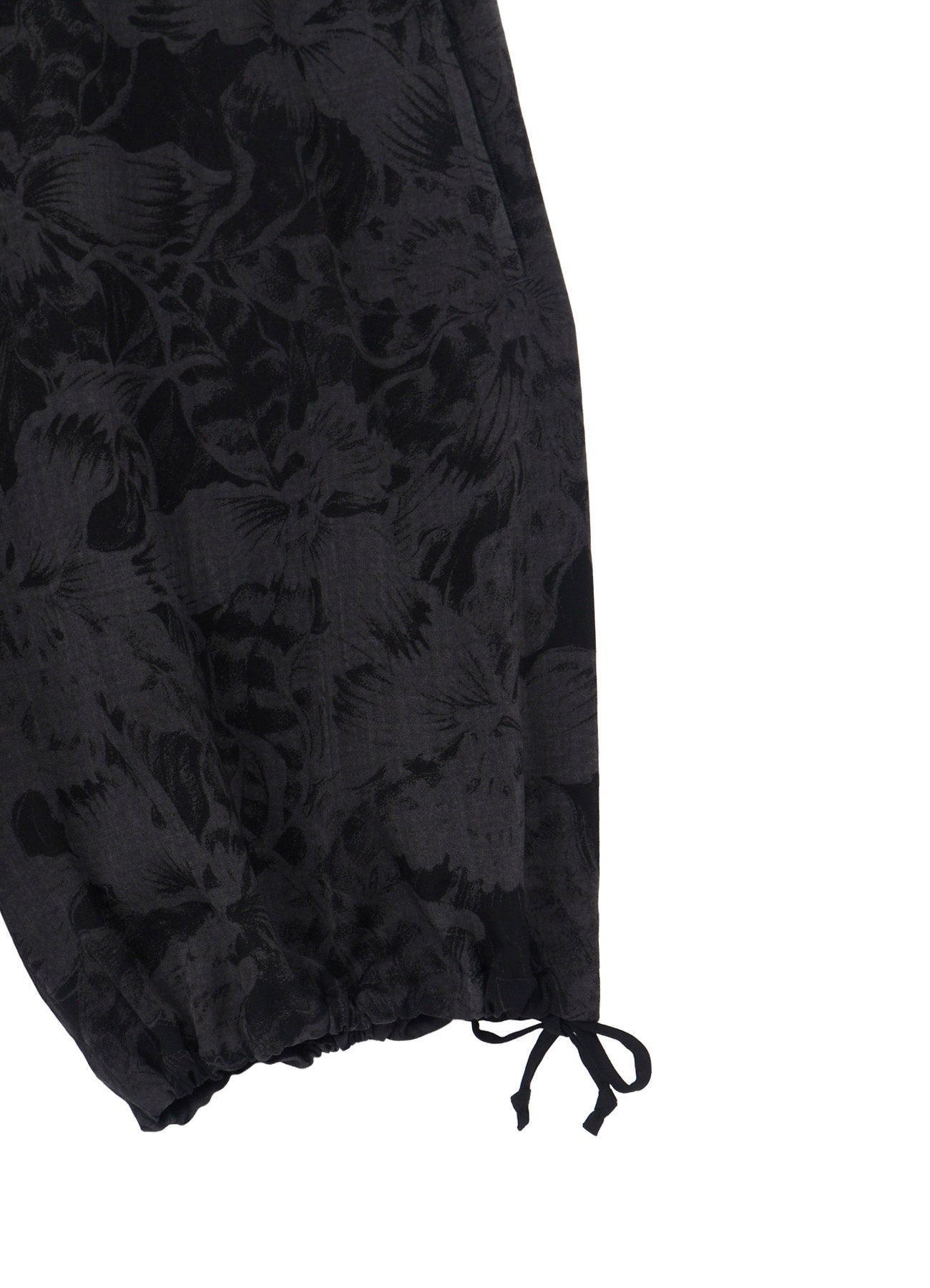 WOOL GABARDINE FLORAL DISCHARGE-DYED SHORT PANTS