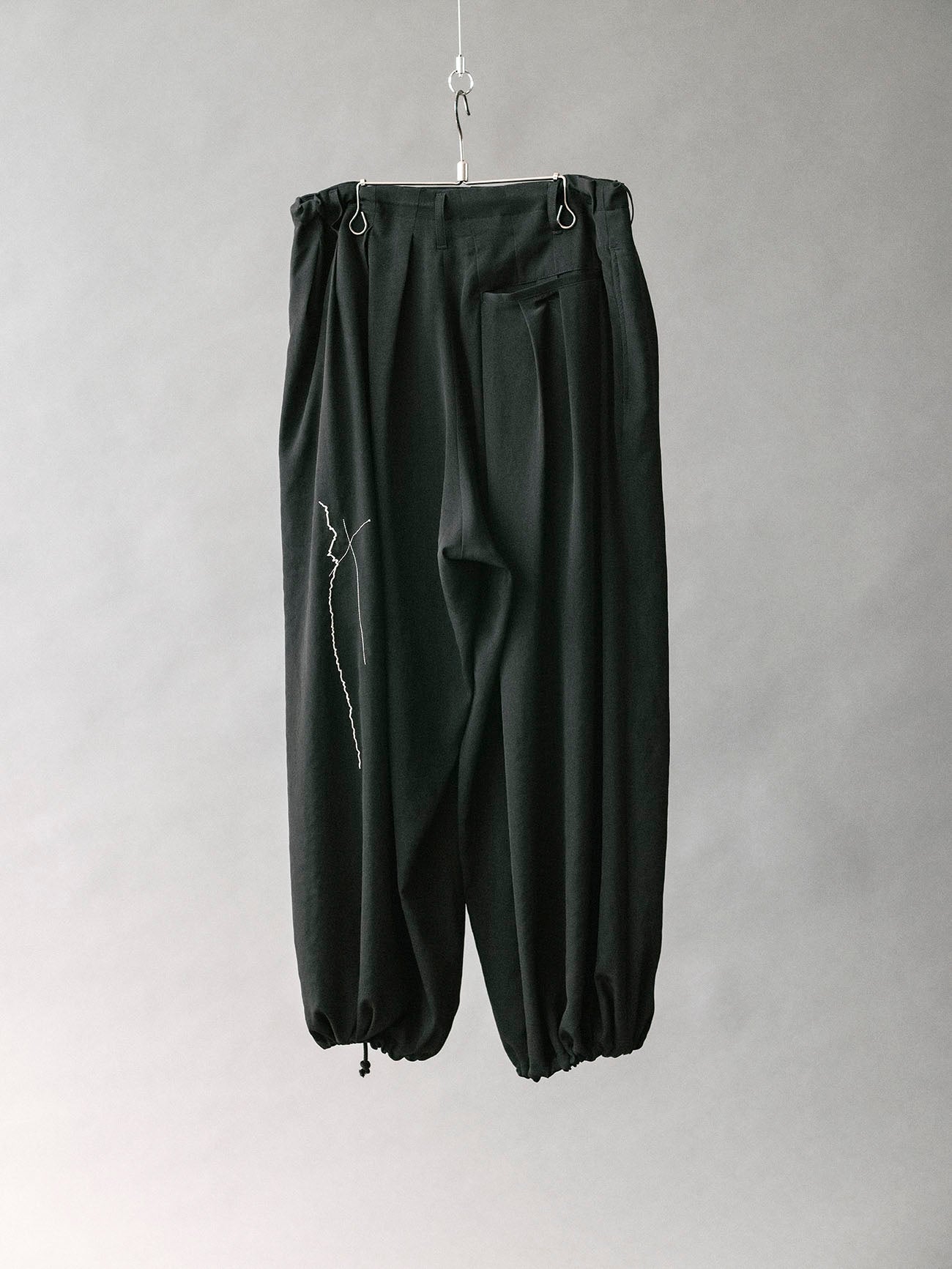 TA TUXEDO EMBROIDERED BALLOON PANTS