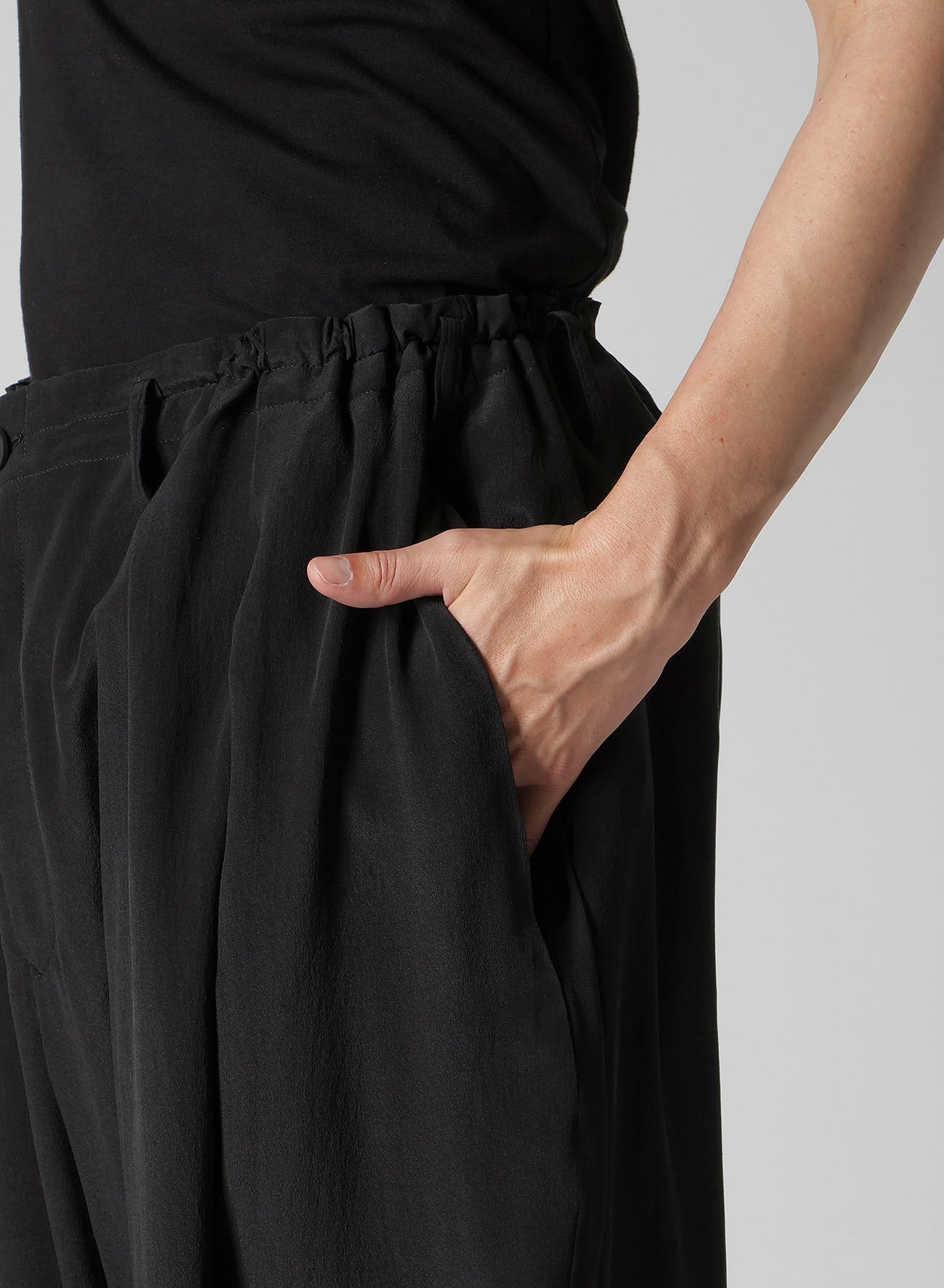 CREPE DE CHINE SILK OUTER DRAPE PANTS