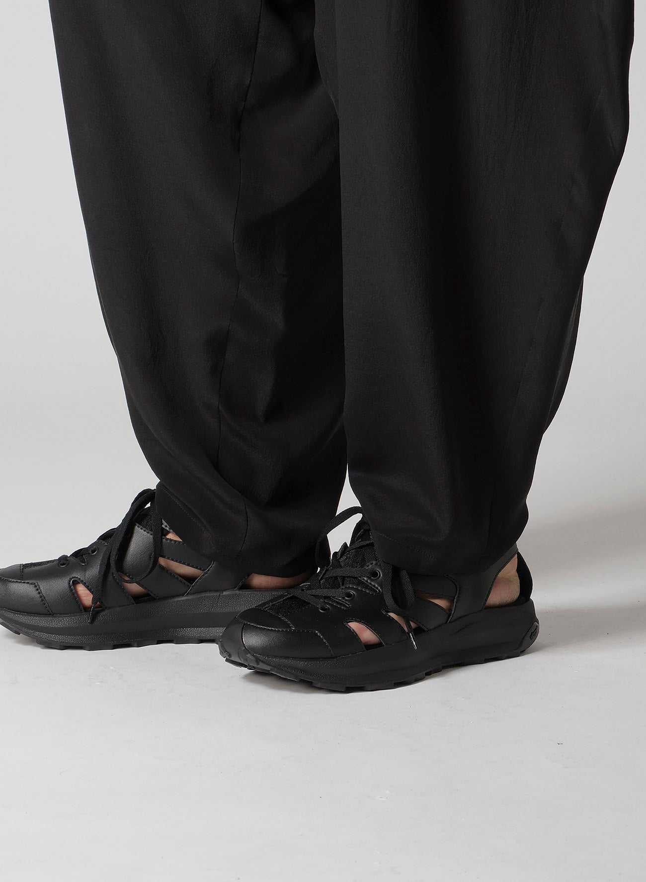 CREPE DE CHINE SILK OUTER DRAPE PANTS – THE SHOP YOHJI YAMAMOTO