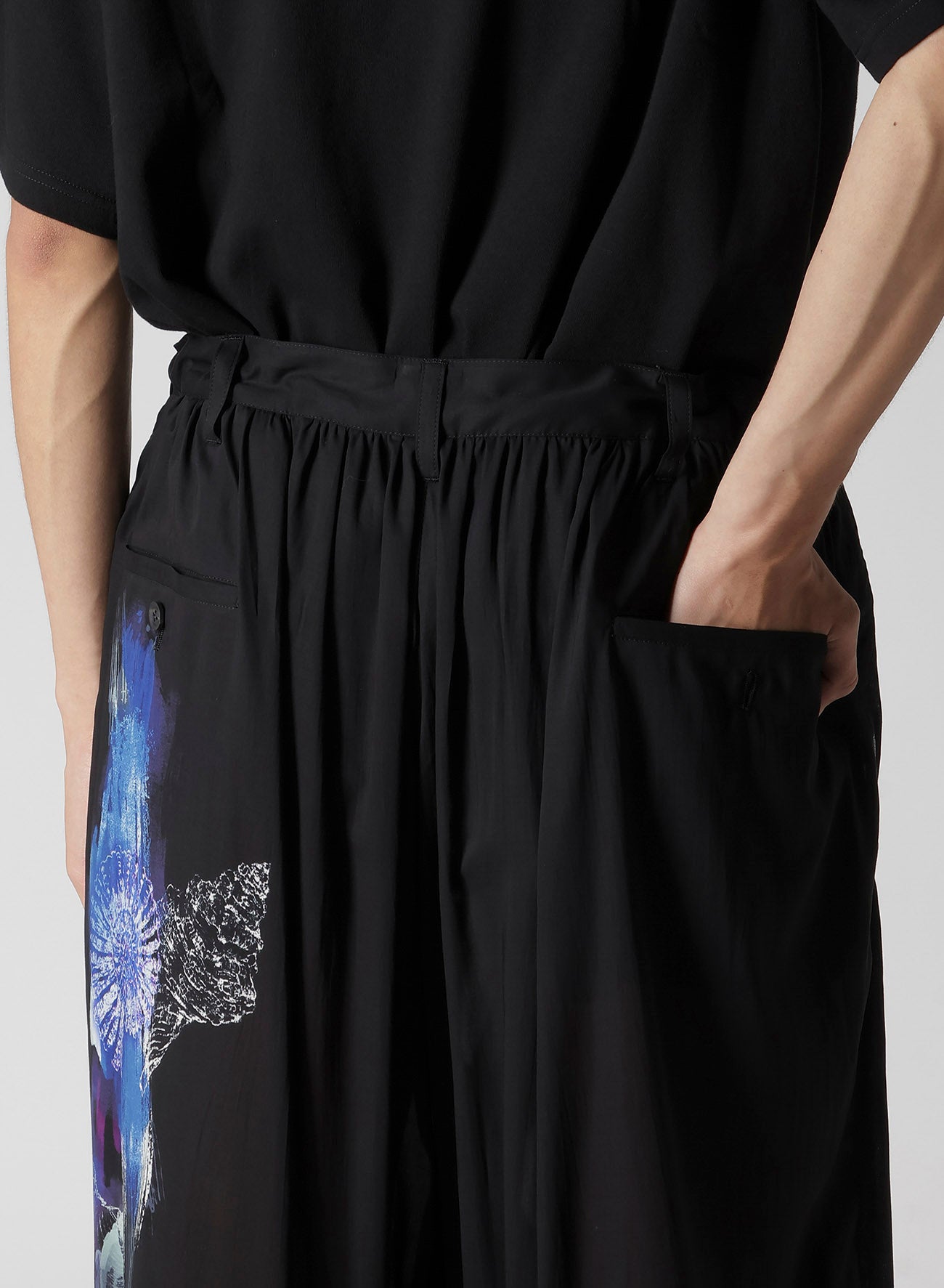 SEA PRINTED BACK SIDE CUT OFF PANTS – THE SHOP YOHJI YAMAMOTO