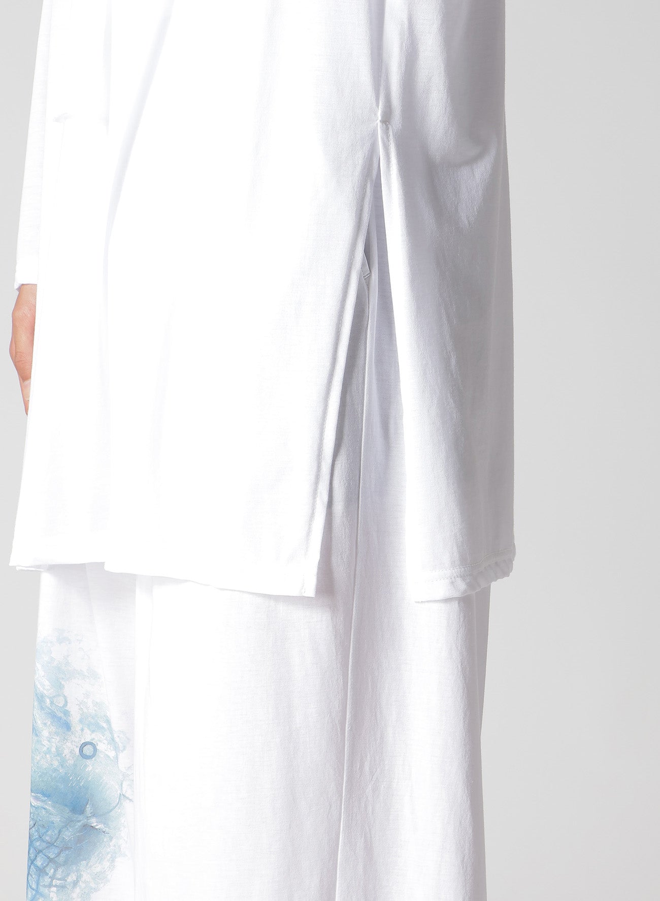 100/- PLAIN STITCH DRAPE DETAIL LONG SLV T