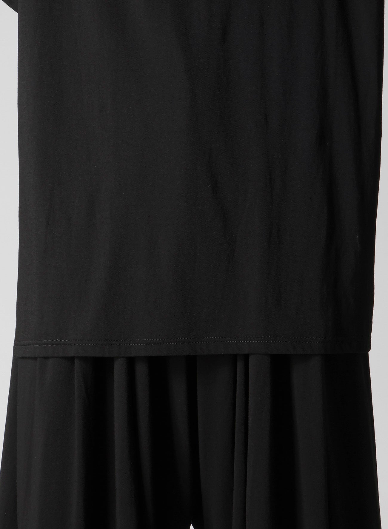 ALBINISTA CHIFFON DRAPE HENLEY NECK TEE