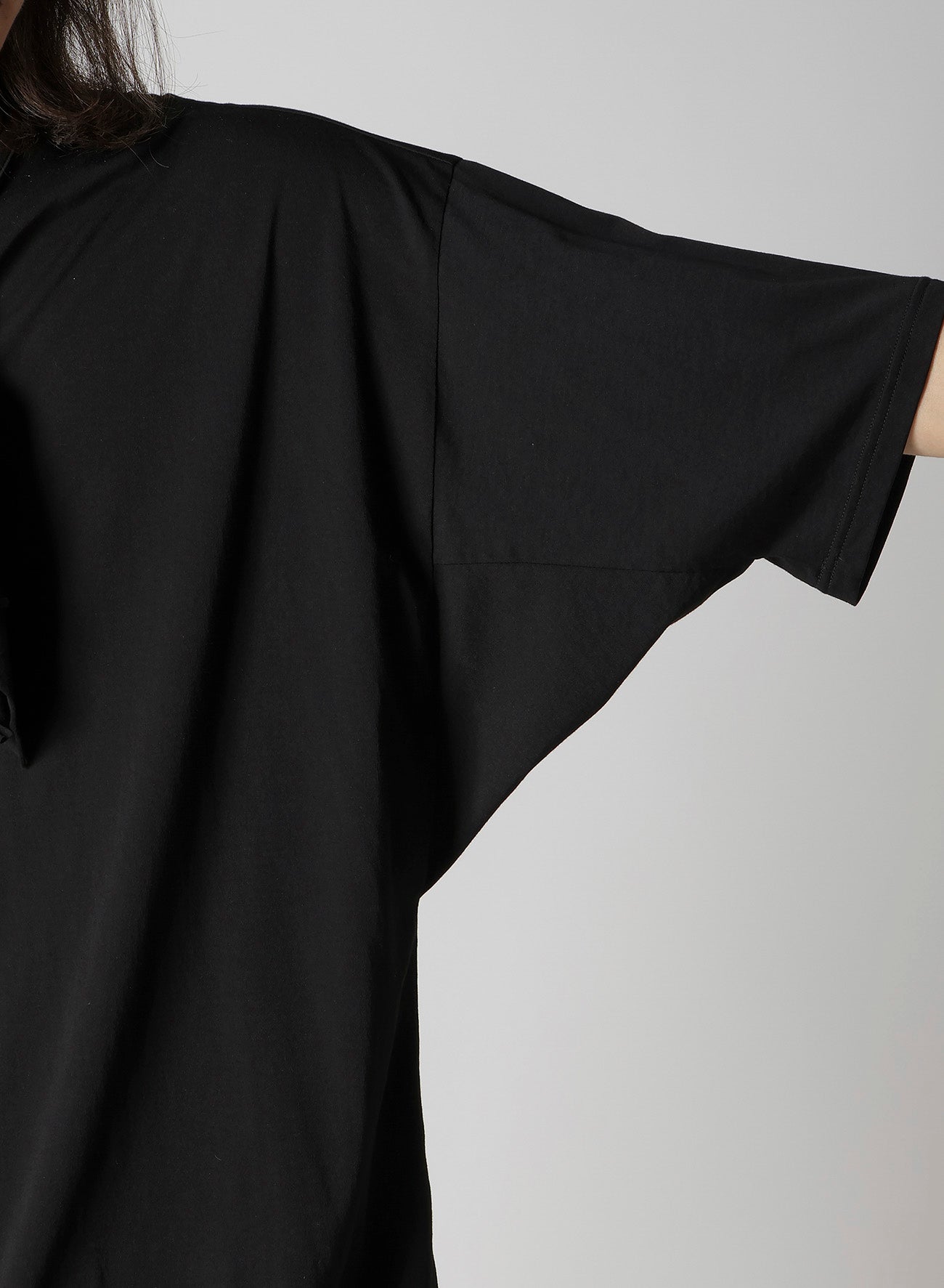 ALBINISTA CHIFFON DRAPE HENLEY NECK TEE