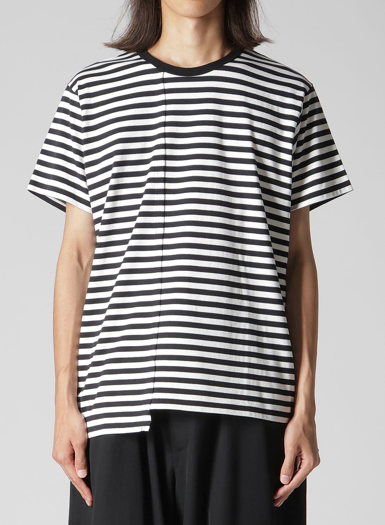 40/4 BORDER PLAIN STITCH PANELED SHORT SLV T