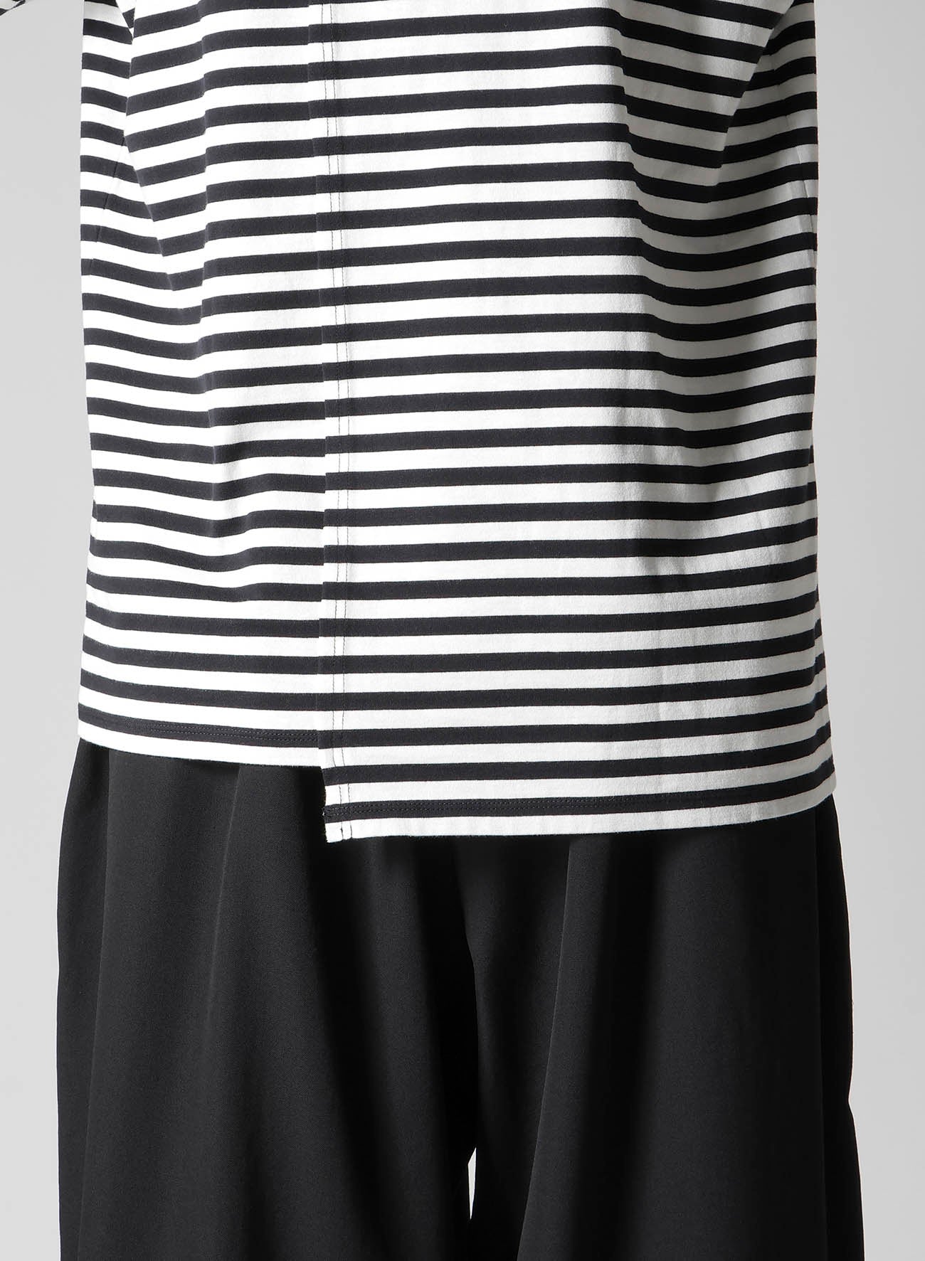 40/4 BORDER PLAIN STITCH PANELED SHORT SLV T