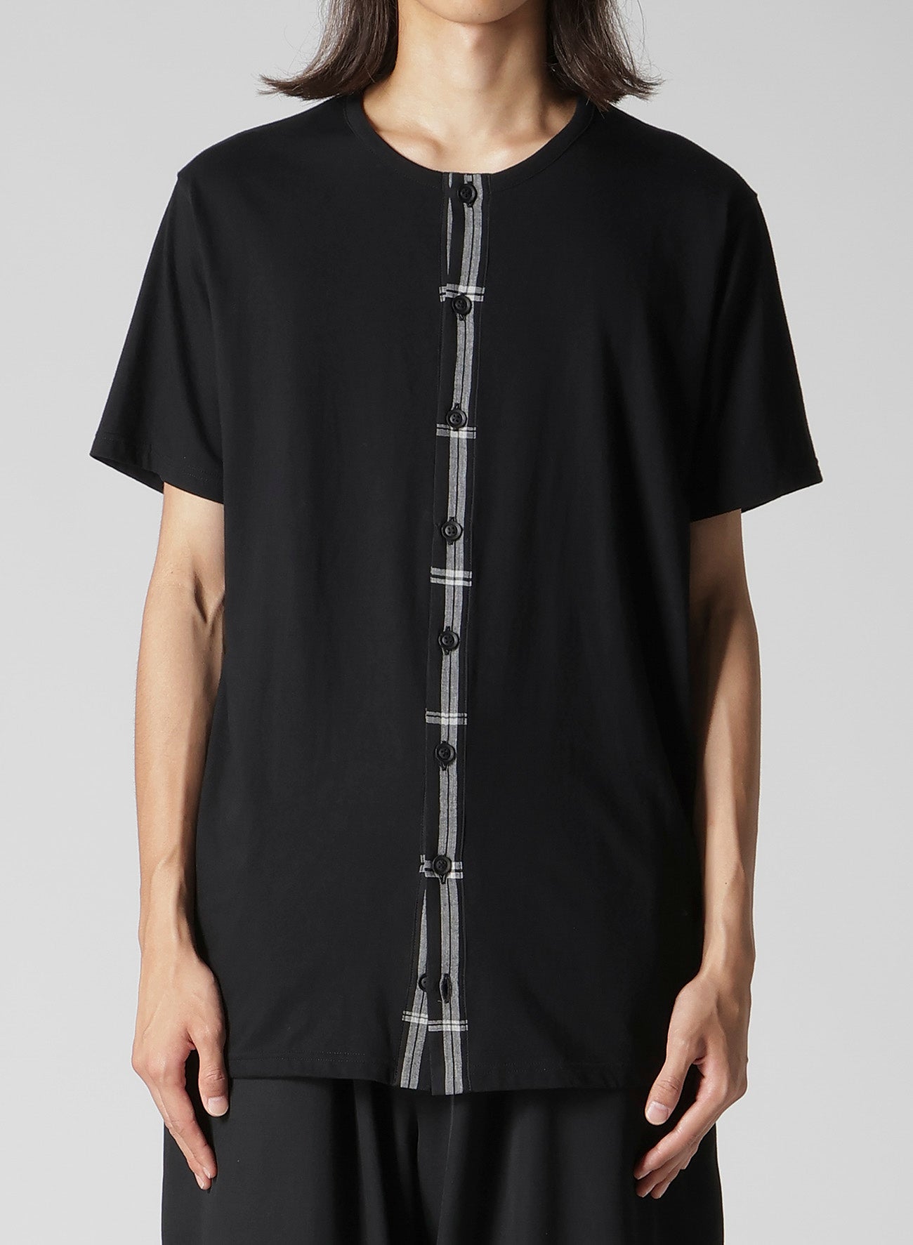 32/- COMBED PLAIN STITCH FRONT BUTTON SHORT SLV T