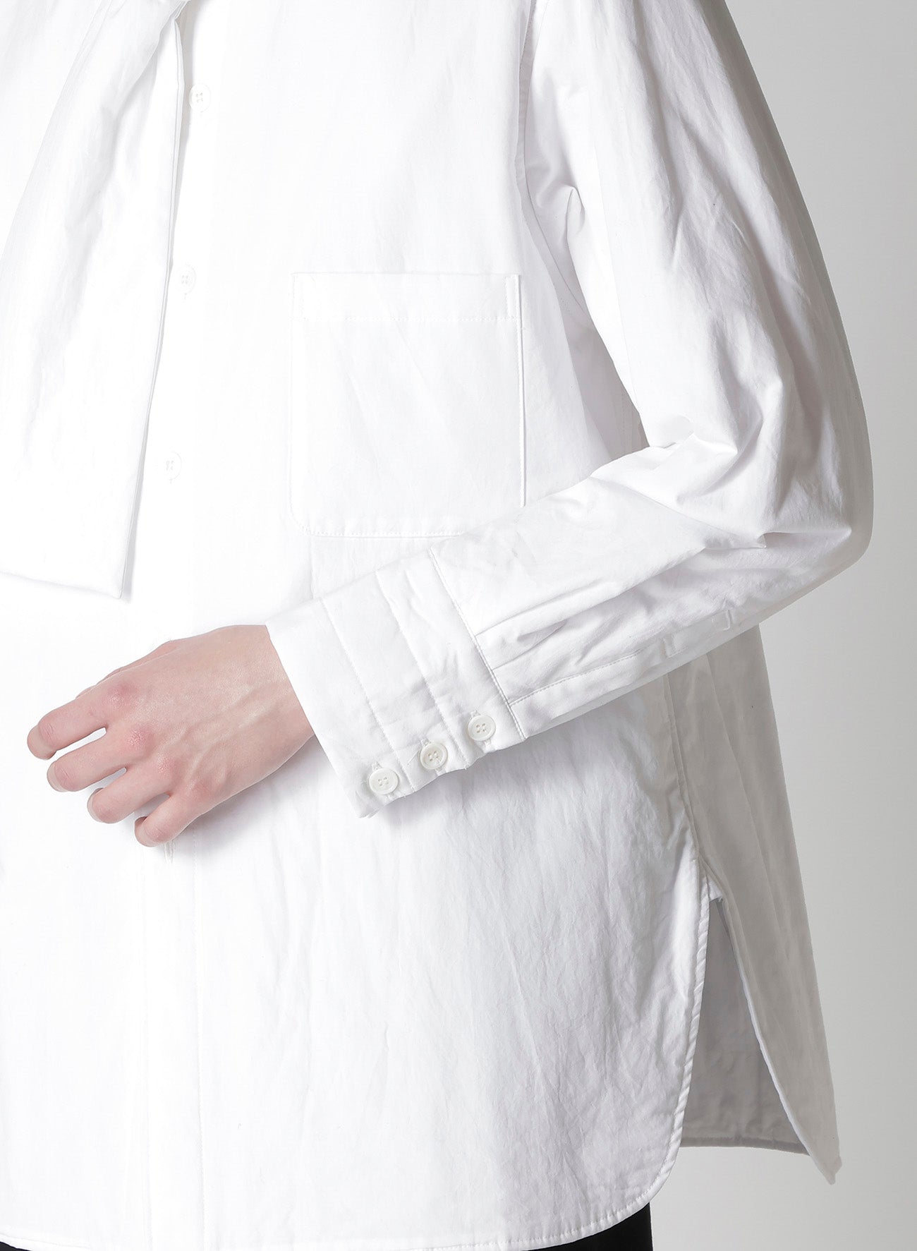100/2 BROAD STOLE DETAIL PADDED BLOUSE