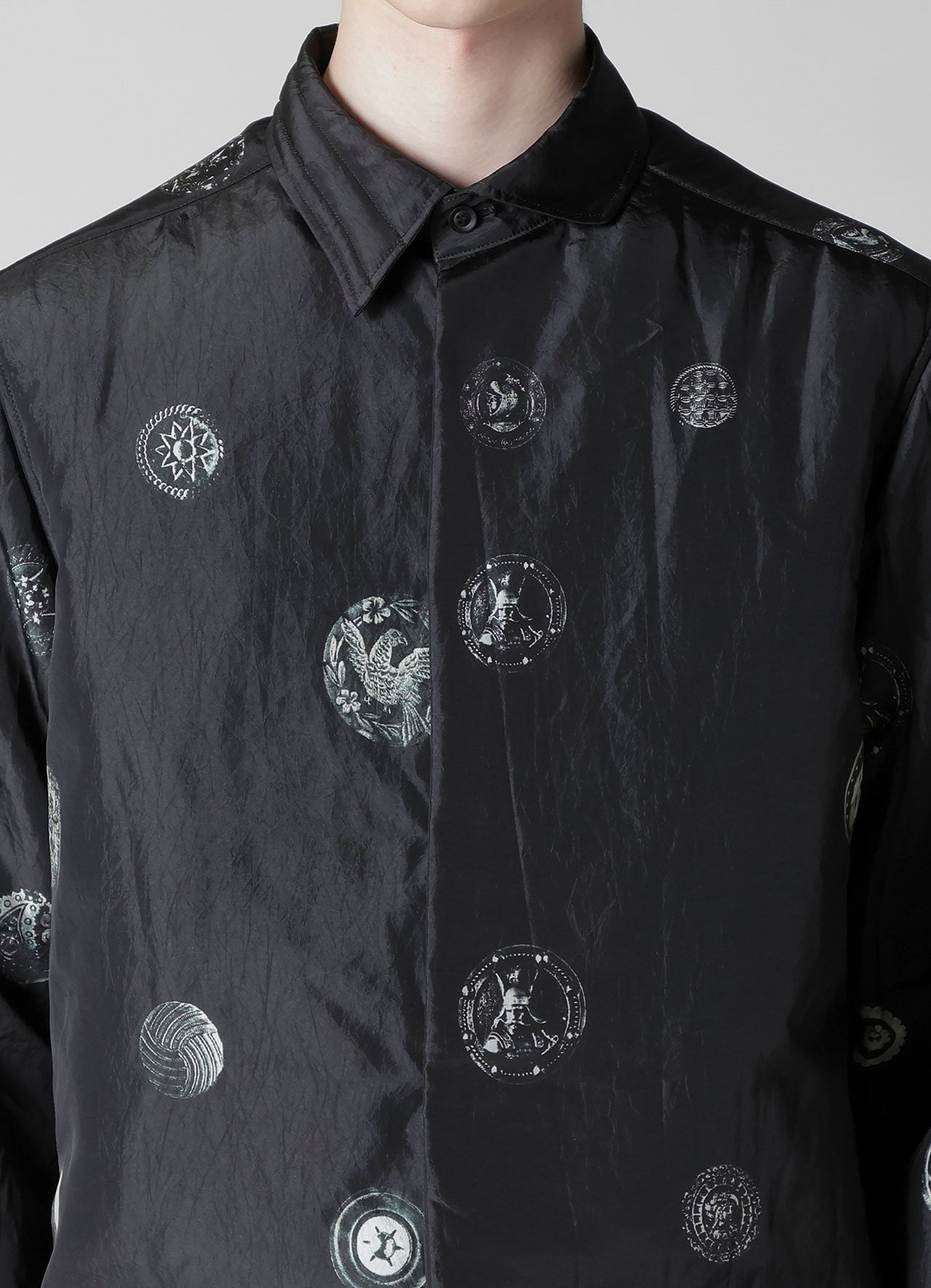 BUTTON PRINTED PADDED COLLAR BLOUSE