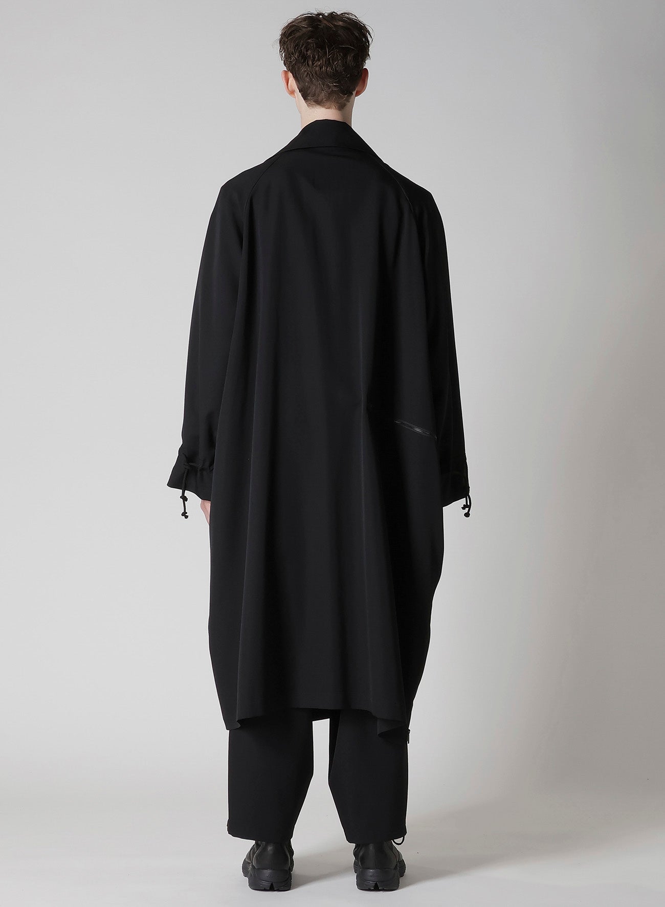 WOOL GABARDINE CROSS SHAPED ZIPPER COAT