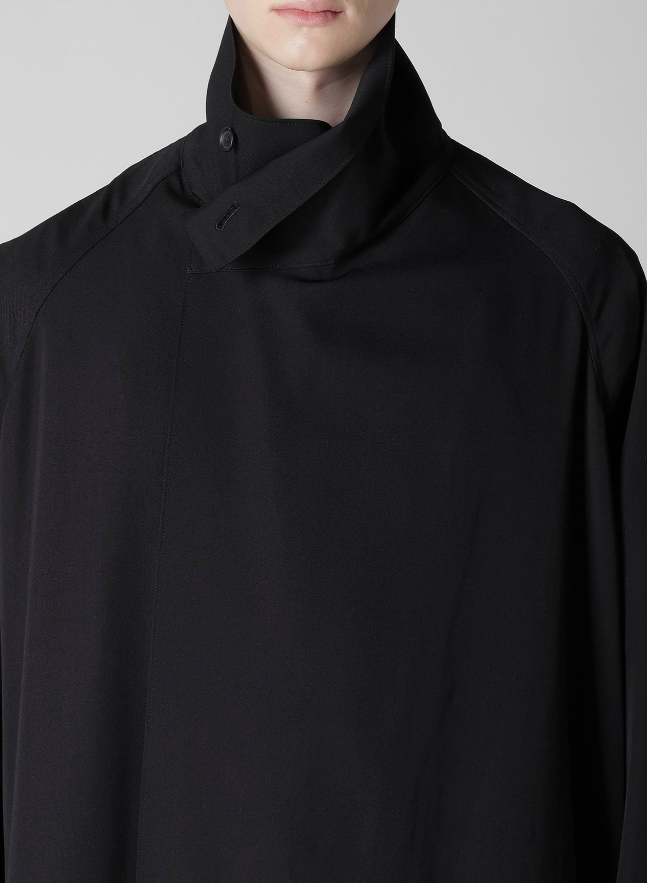 WOOL GABARDINE CROSS SHAPED ZIPPER COAT