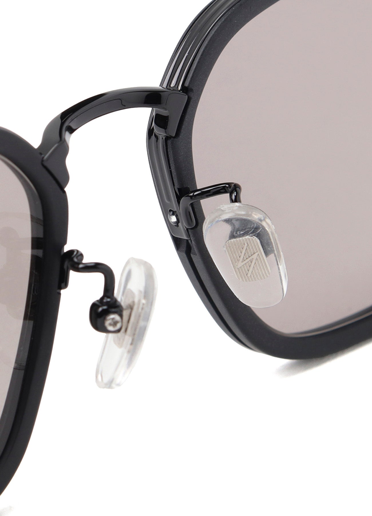 TITANIUM ACETATE OPTICAL COLORLENS Q