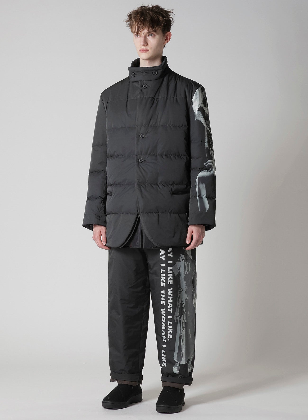 BACK PRINTED HORIZONTAL PADDED STAND JACKET