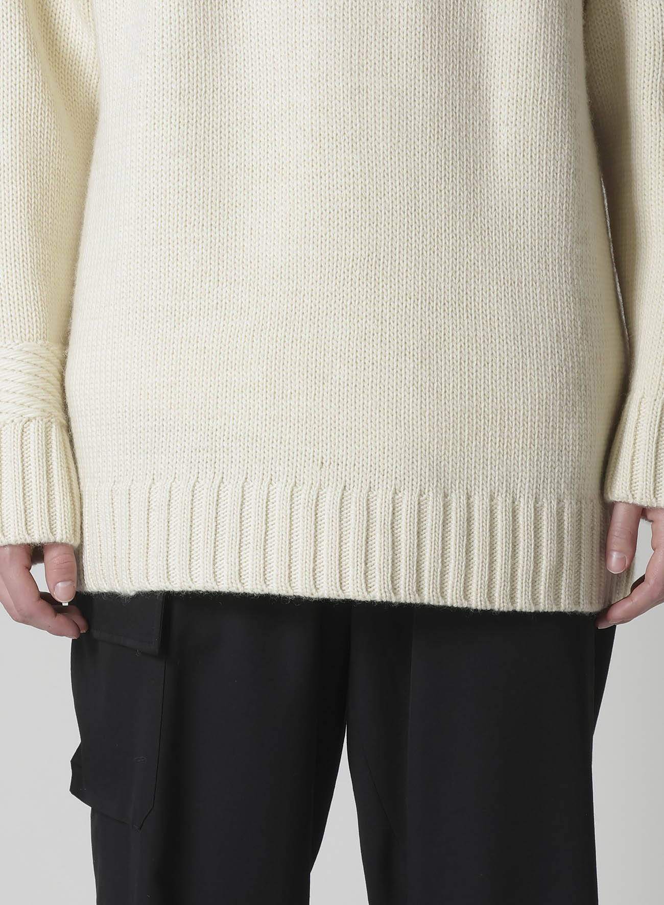 STITCHING MACRAME DETAIL HIGH NECK PO