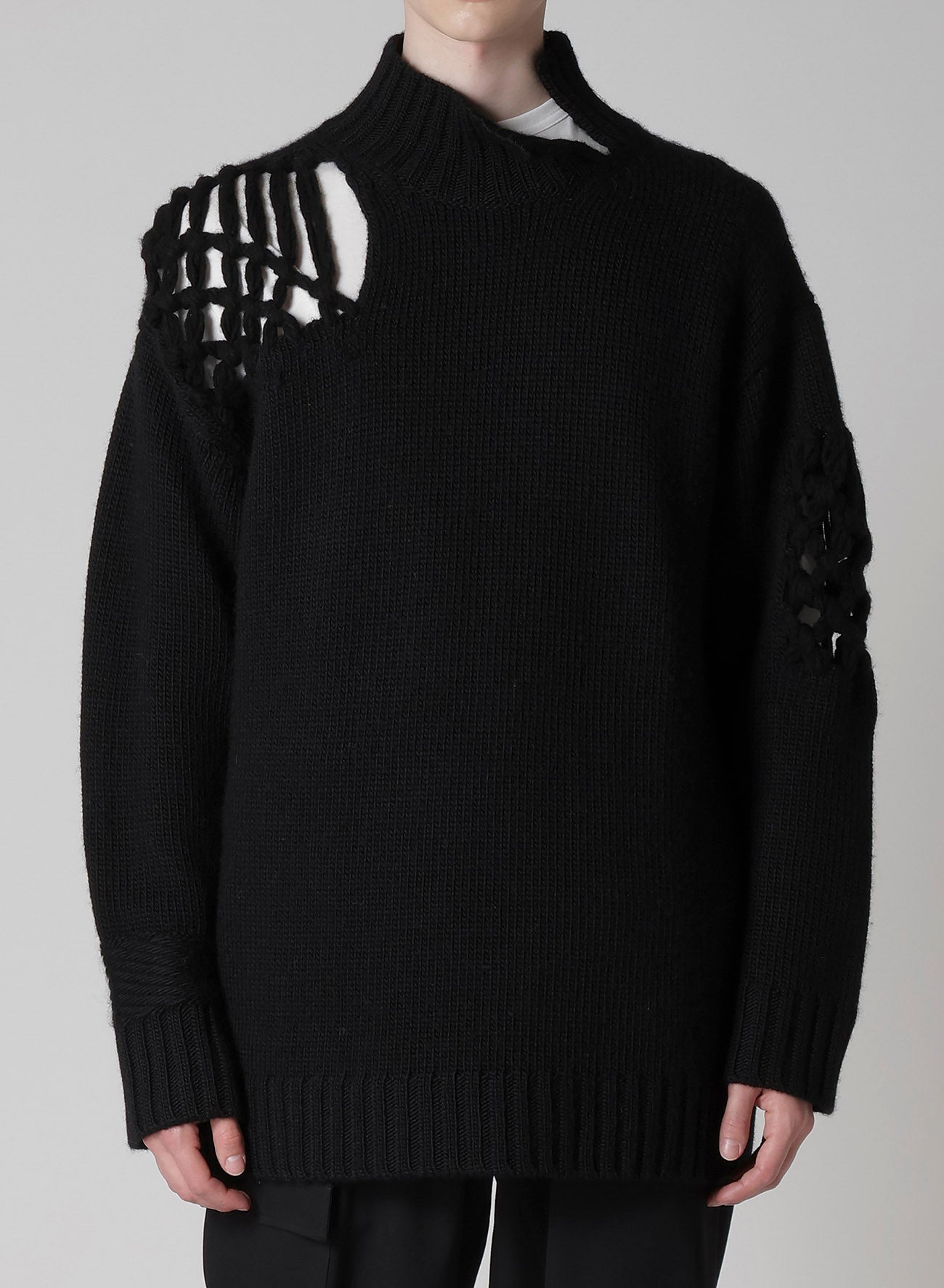 STITCHING MACRAME DETAIL HIGH NECK PO