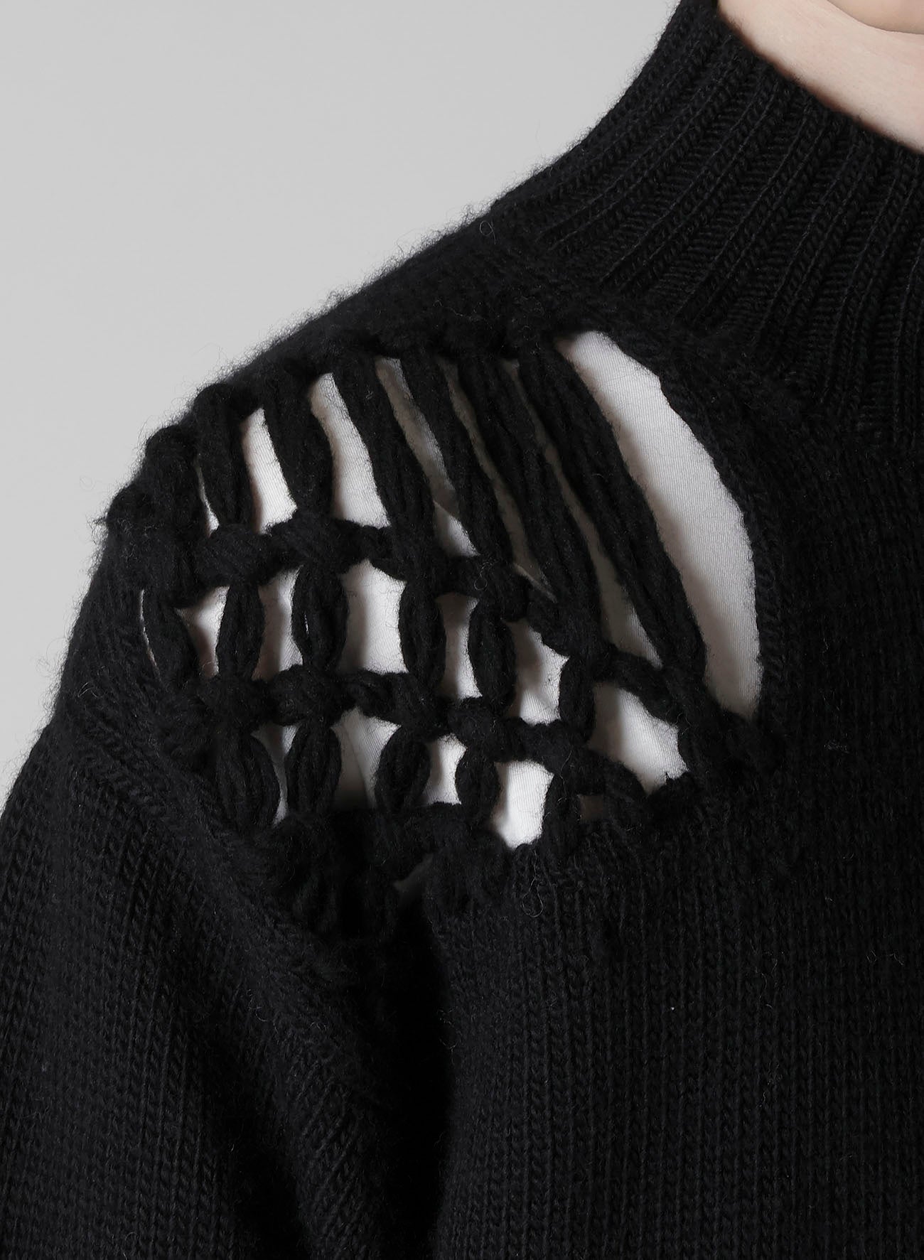 STITCHING MACRAME DETAIL HIGH NECK PO