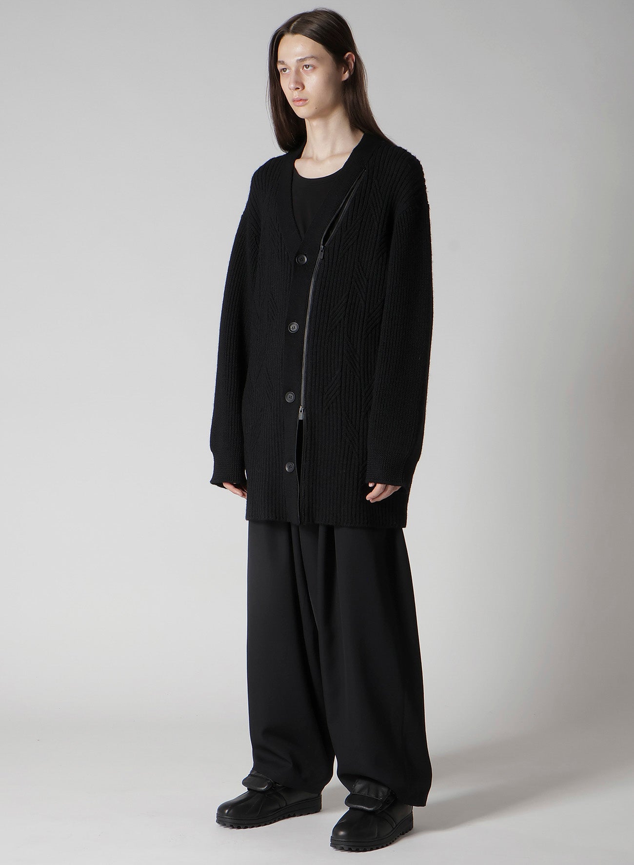ヤエヤマヤシ　Lani_shoppi 5G1P CABLE+CARDIGAN STITCH ZIP V NECK CARDIGAN – THE SHOP YOHJI